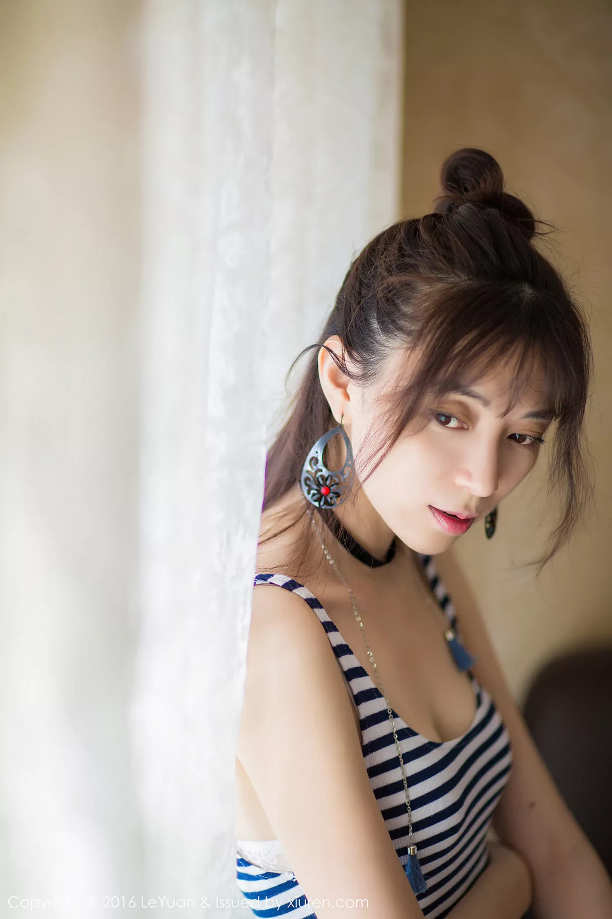 秀人集.com_[LeYuan星乐园]Vol.006_嫩模楚琪kiki清新服饰白嫩美长腿性感写真50P