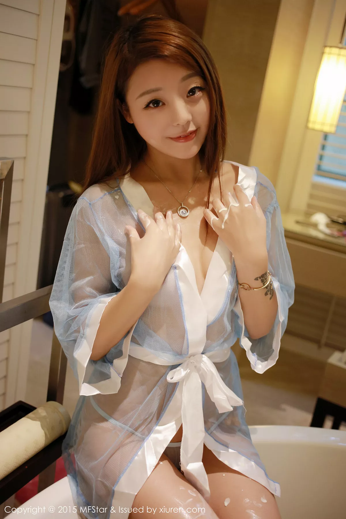 秀人集.com_[MFStar模范学院]Vol.031_嫩模佘贝拉bella透视薄纱秀豪乳牛奶抹身诱惑写真51P