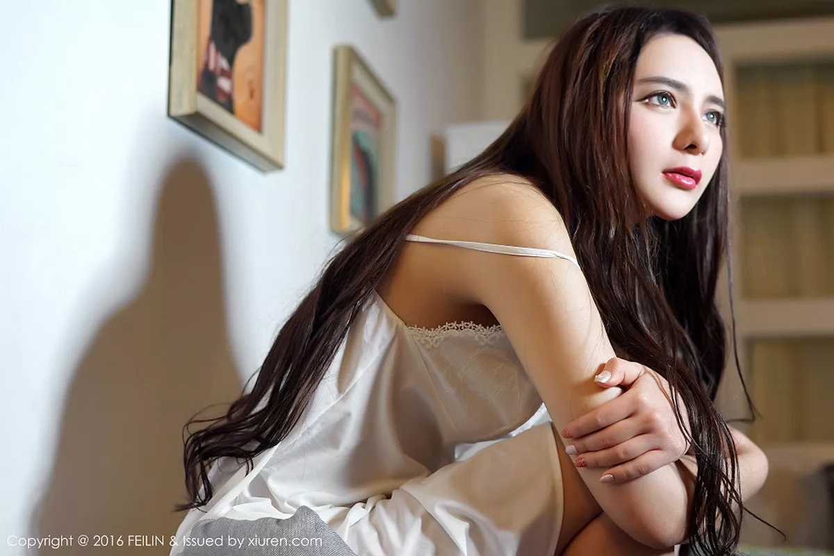 秀人集.com_[FeiLin嗲囡囡]Vol.028_嫩模伊蓓Eva浴室里全裸上身湿身秀豪乳迷人诱惑55P