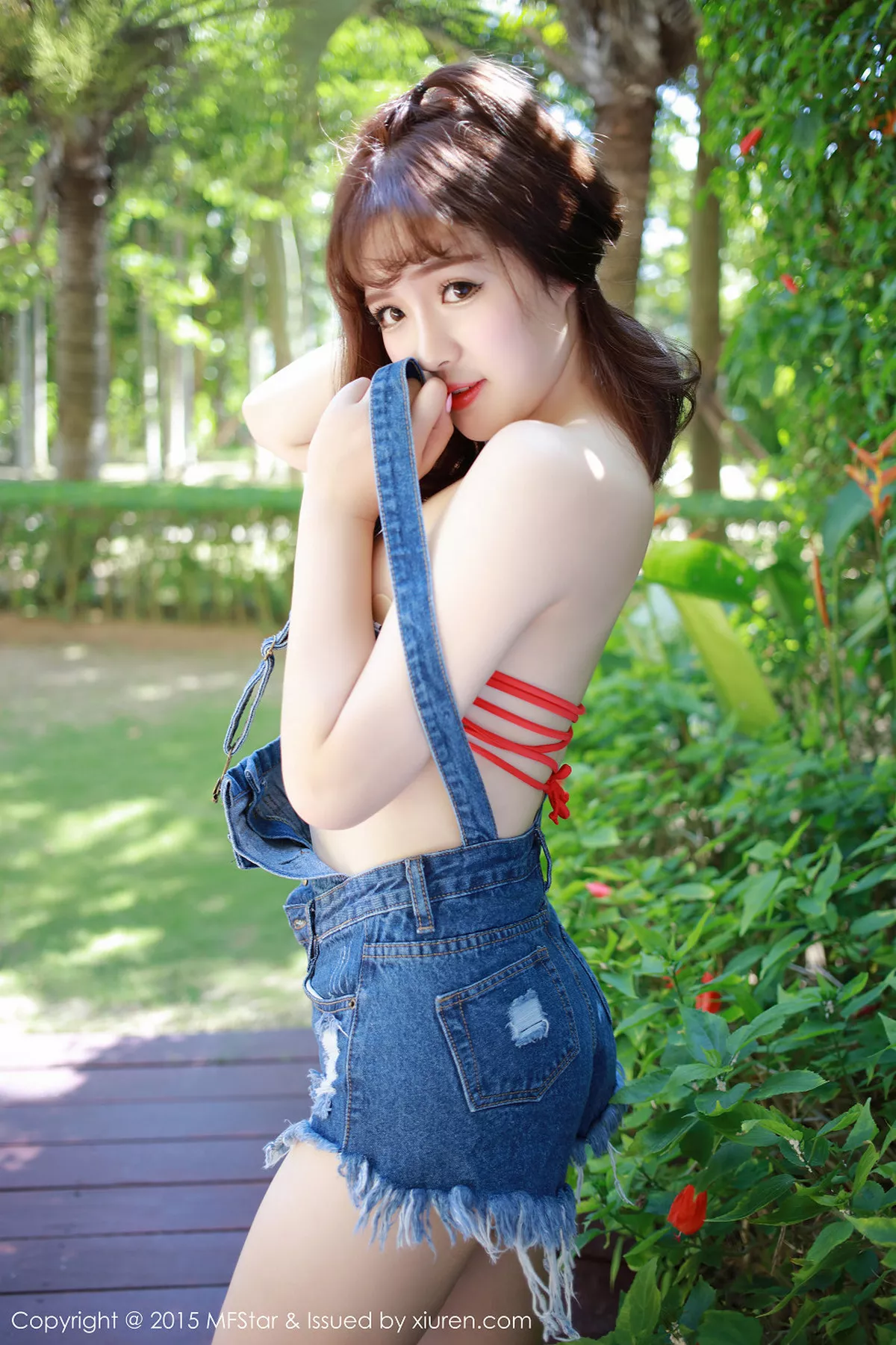 秀人集.com_[MFStar模范学院]Vol.034_嫩模徐cake三亚旅拍性感黑色蕾丝情趣内衣完美诱惑50P