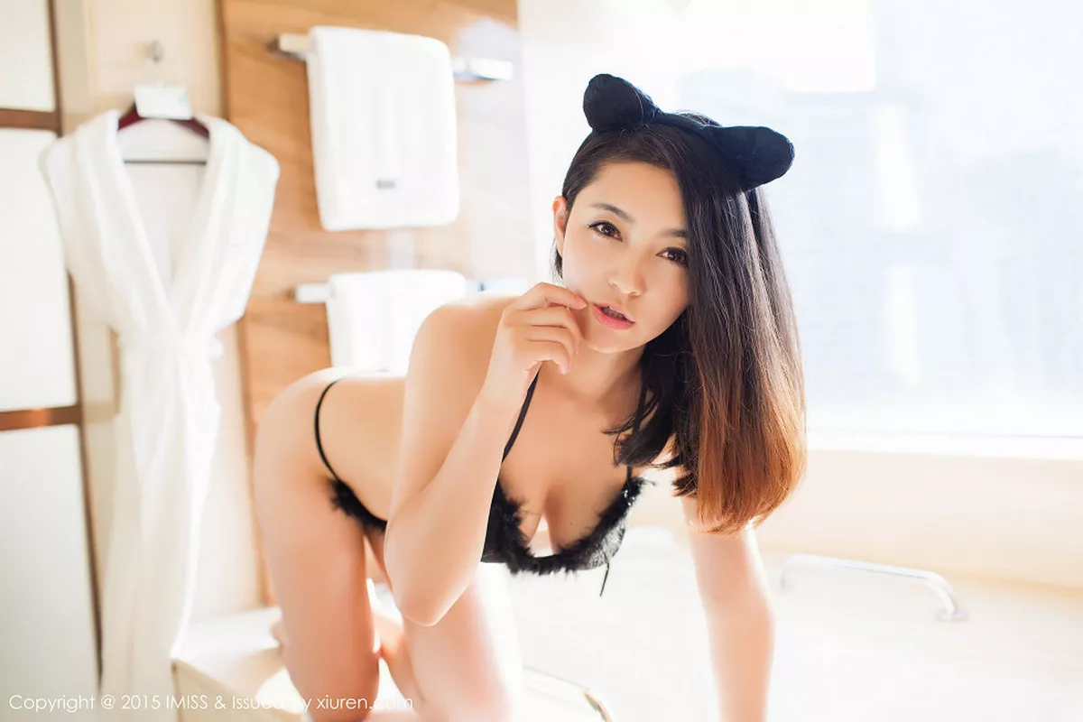 秀人集.com_[IMISS爱蜜社]Vol.024_嫩模夏茉GIGI居家私房性感猫女郎迷人翘臀写真55P