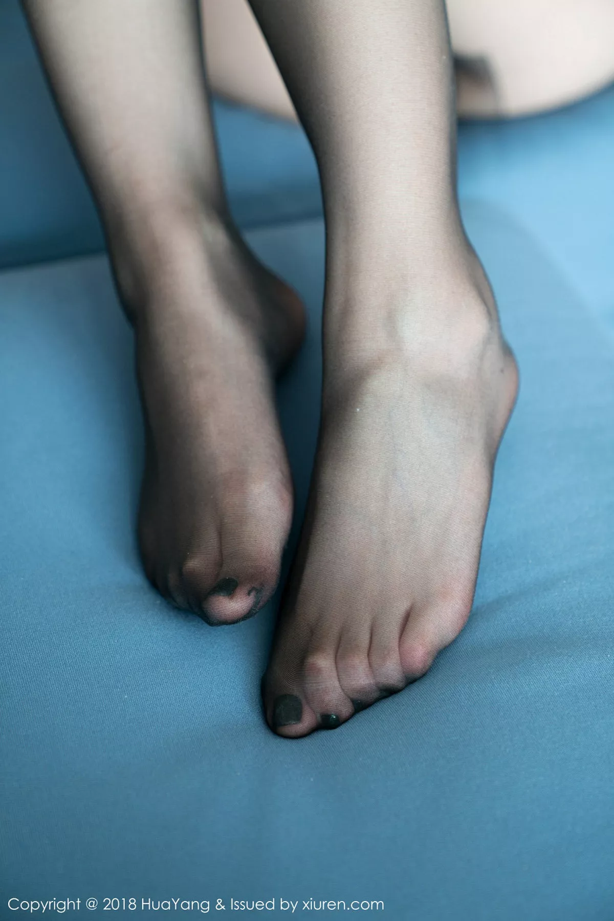 秀人集.com_[HuaYang花漾]Vol.042_女神王雨纯普吉岛旅拍职业OL无内黑丝裤袜火辣诱惑写真55P