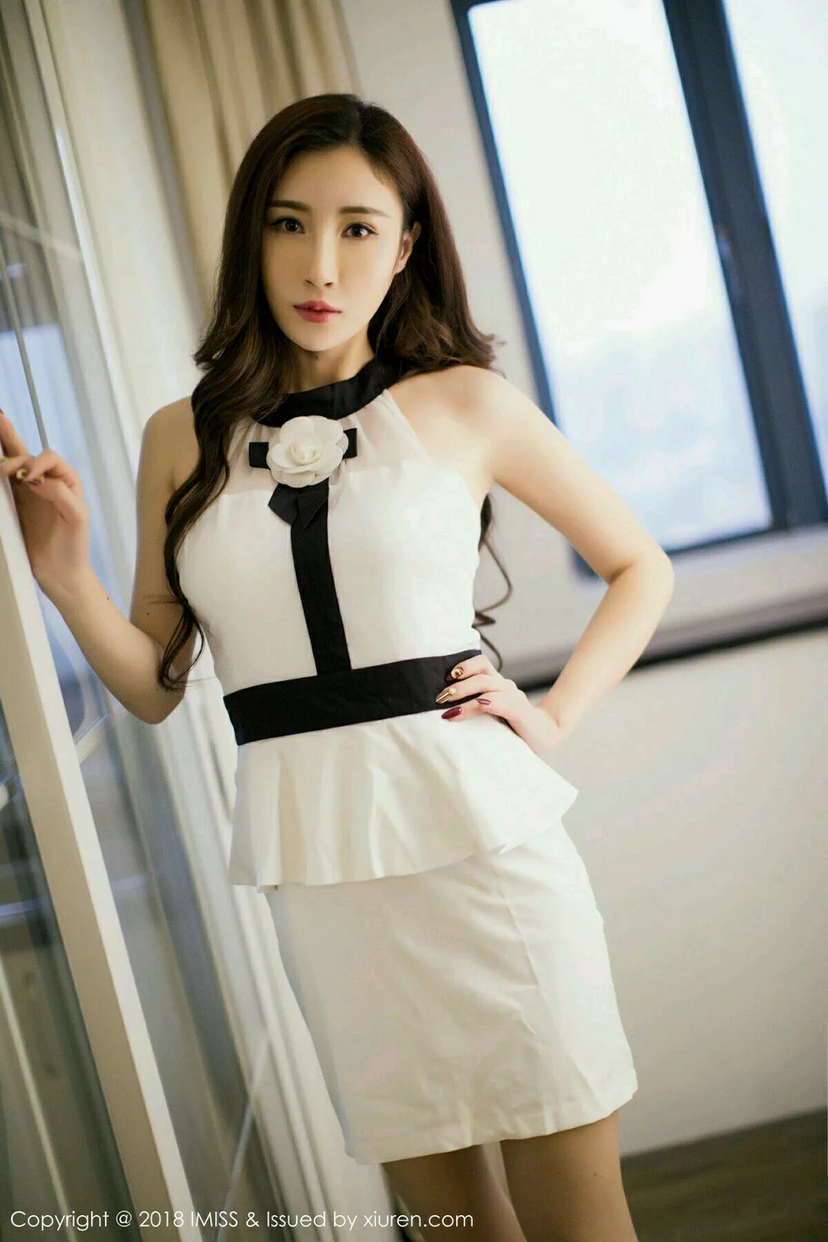 秀人集.com_[IMISS爱蜜社]Vol.232_美女主播孙梦瑶V白色职业装全脱秀蕾丝内衣缕空诱惑写真33P