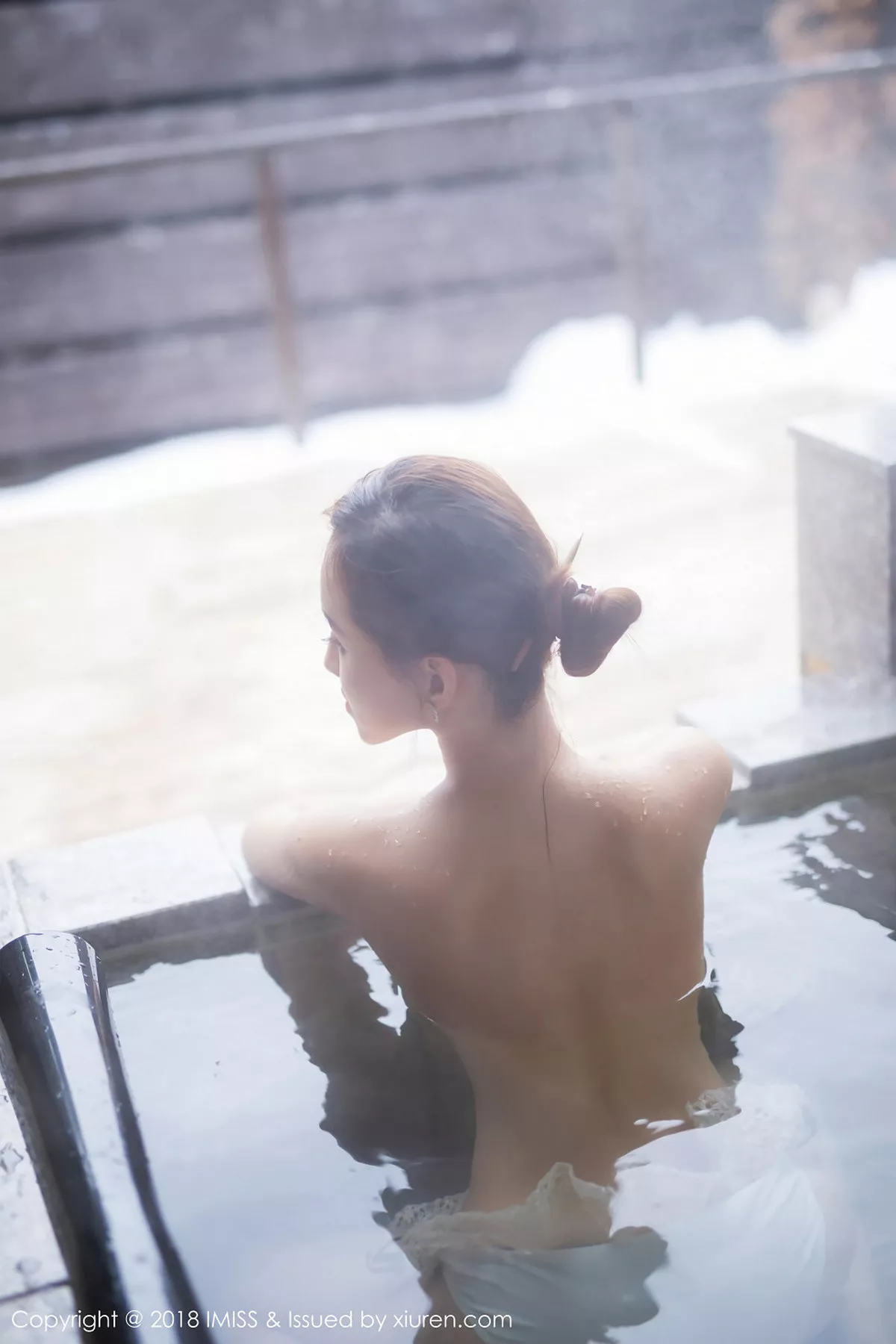 秀人集.com_[IMISS爱蜜社]Vol.235_丽质美女猫宝北海道旅拍性感职业黑丝OL+浴池湿身诱惑写真52P