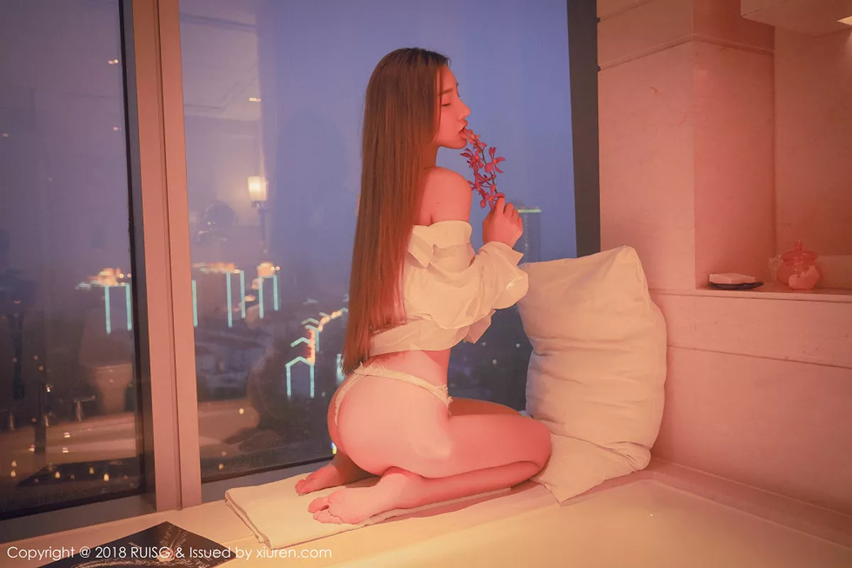 秀人集.com_[RUISG瑞丝馆]Vol.051_嫩模M梦baby居家私房真空白衬衣配白色蕾丝内裤诱惑写真39P