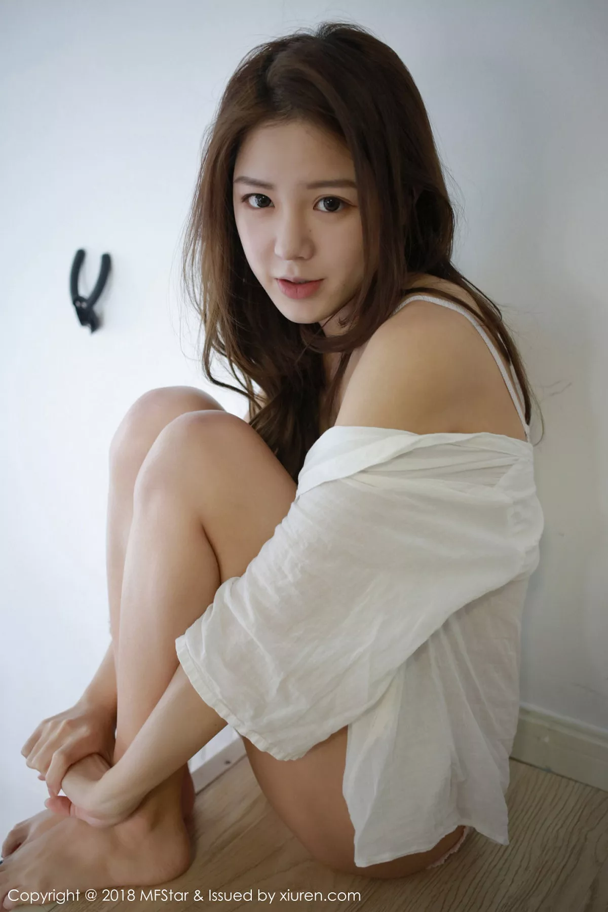秀人集.com_[MFStar模范学院]Vol.126_嫩模卤蛋luna居家私房白衬衣露性感内衣清爽迷人写真72P