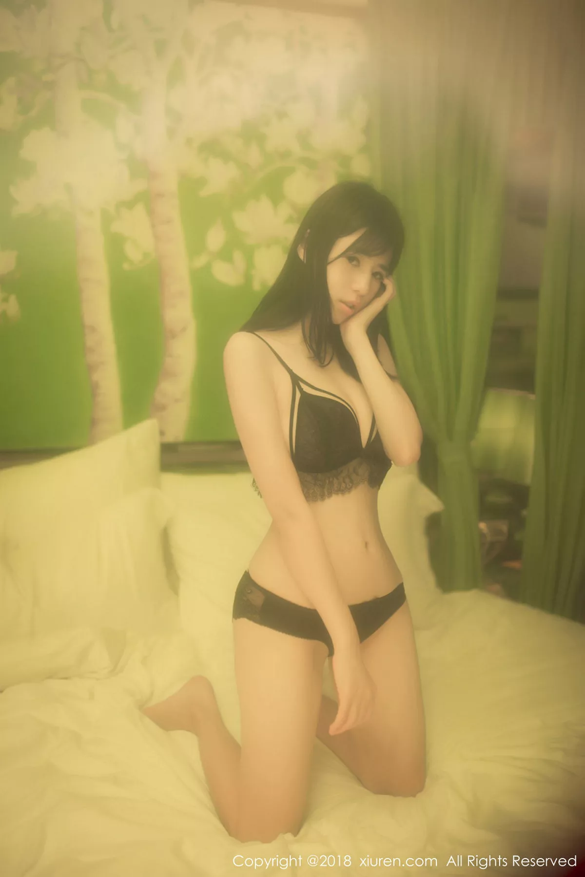 秀人集.com_[XiuRen秀人网]No.1026_嫩模艾栗栗居家黑色蕾丝内衣+户外清新美腿魅惑写真42P
