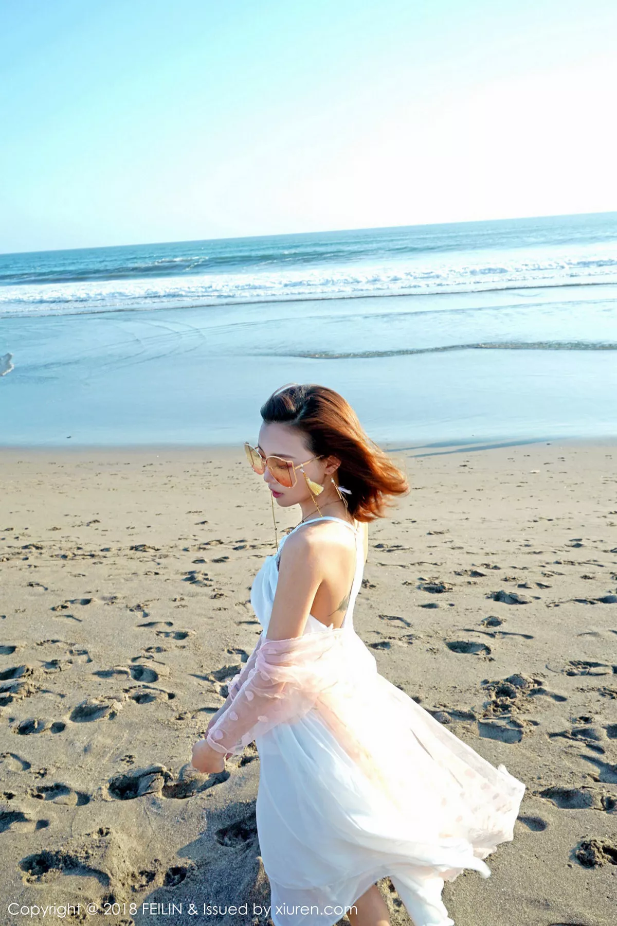 秀人集.com_[FeiLin嗲囡囡]Vol.142_嫩模冯木木LRIS班塔延岛旅拍海边清新吊带连身裙写真46P
