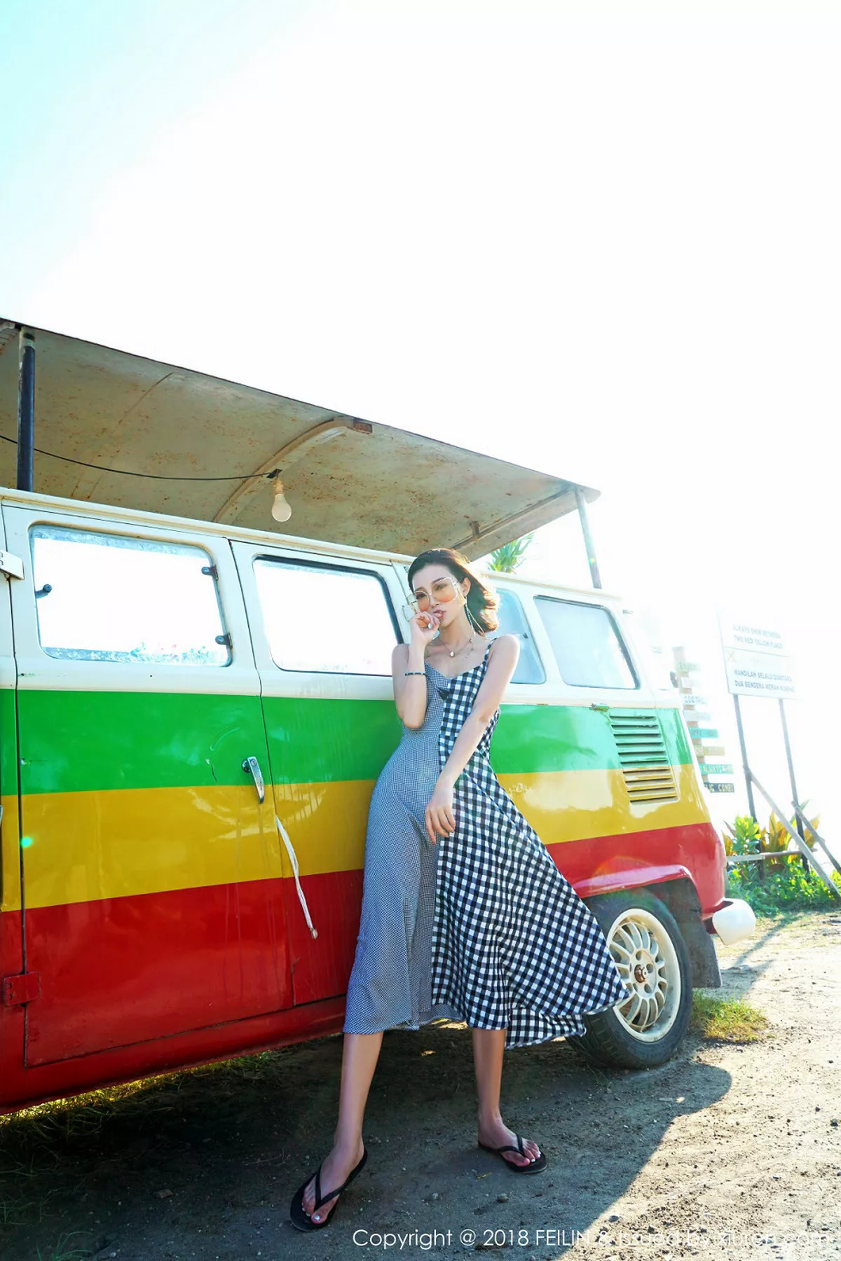 秀人集.com_[FeiLin嗲囡囡]Vol.142_嫩模冯木木LRIS班塔延岛旅拍海边清新吊带连身裙写真46P