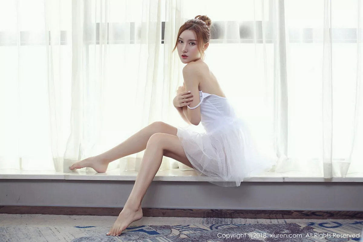 秀人集.com_[XiuRen秀人网]No.1031_嫩模M梦baby芭蕾舞装扮白色内衣半脱双手档乳撩人诱惑写真55P