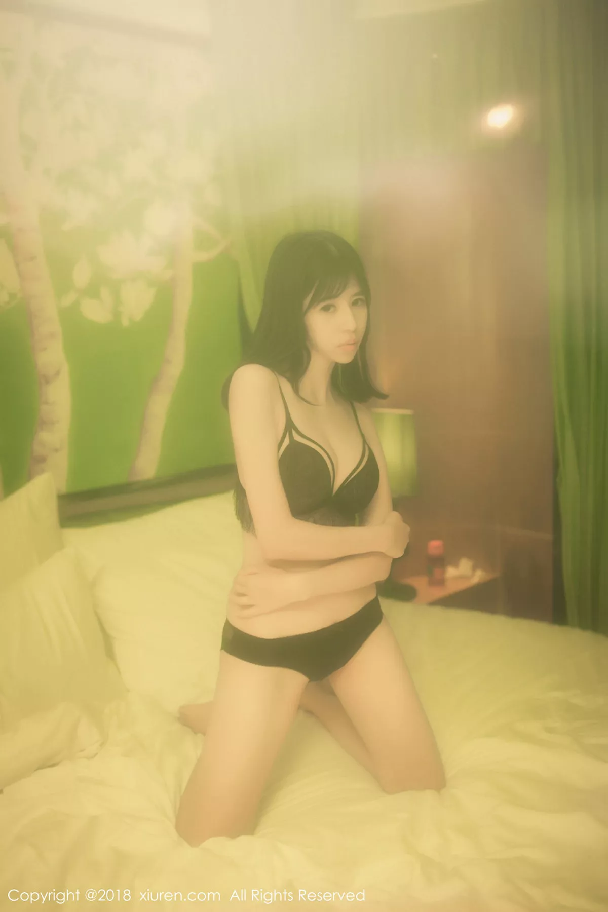 秀人集.com_[XiuRen秀人网]No.1026_嫩模艾栗栗居家黑色蕾丝内衣+户外清新美腿魅惑写真42P