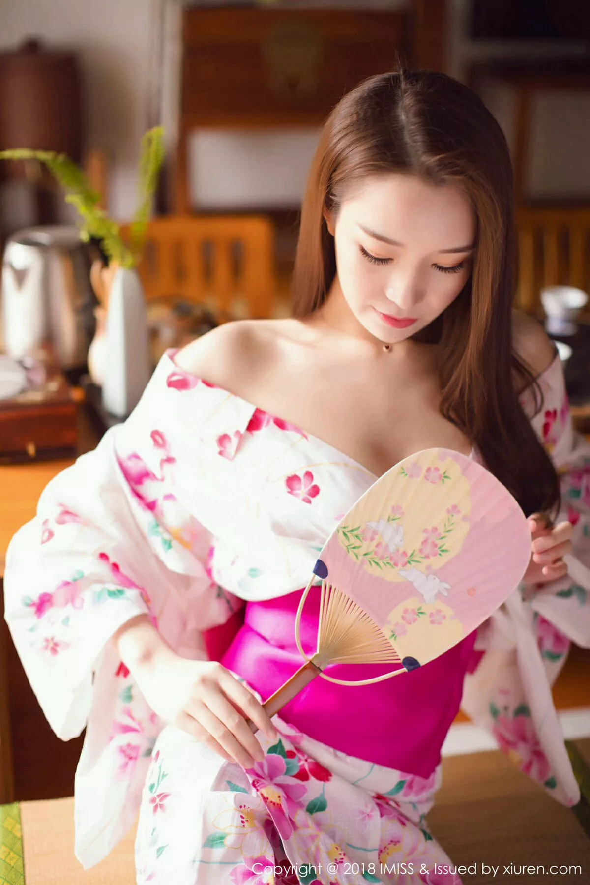 秀人集.com_[IMISS爱蜜社]Vol.252_嫩模Katrina私房日系和服真空露美乳+黑丝OL系列完美诱惑写真42P