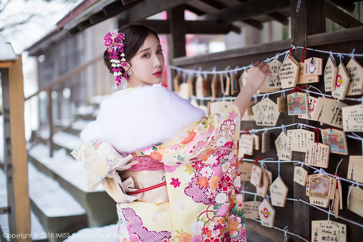 秀人集.com_[IMISS爱蜜社]Vol.242_嫩模淼淼萌萌哒北海道旅拍白色高叉连体内衣爆乳诱惑写真34P