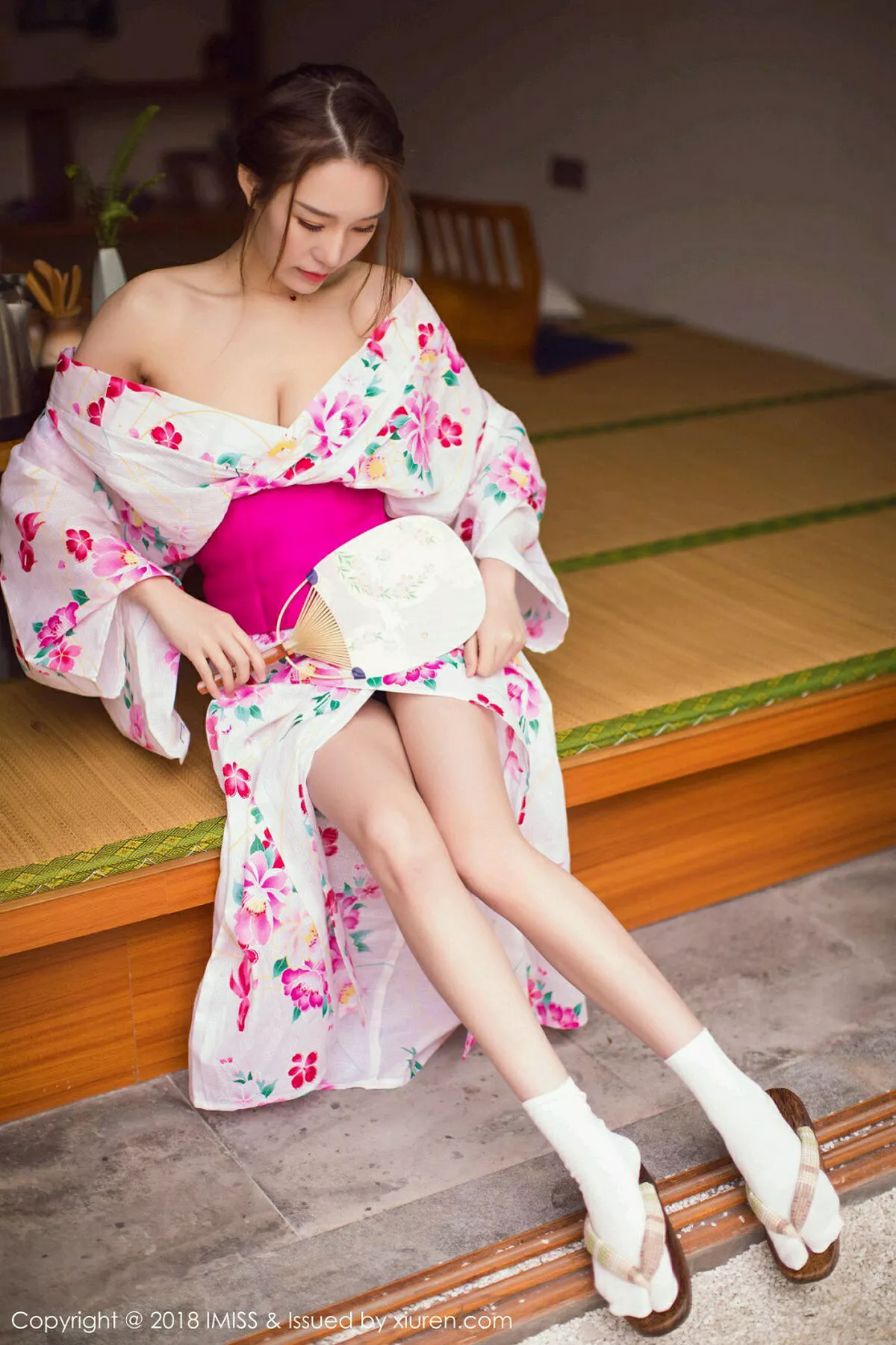 秀人集.com_[IMISS爱蜜社]Vol.252_嫩模Katrina私房日系和服真空露美乳+黑丝OL系列完美诱惑写真42P