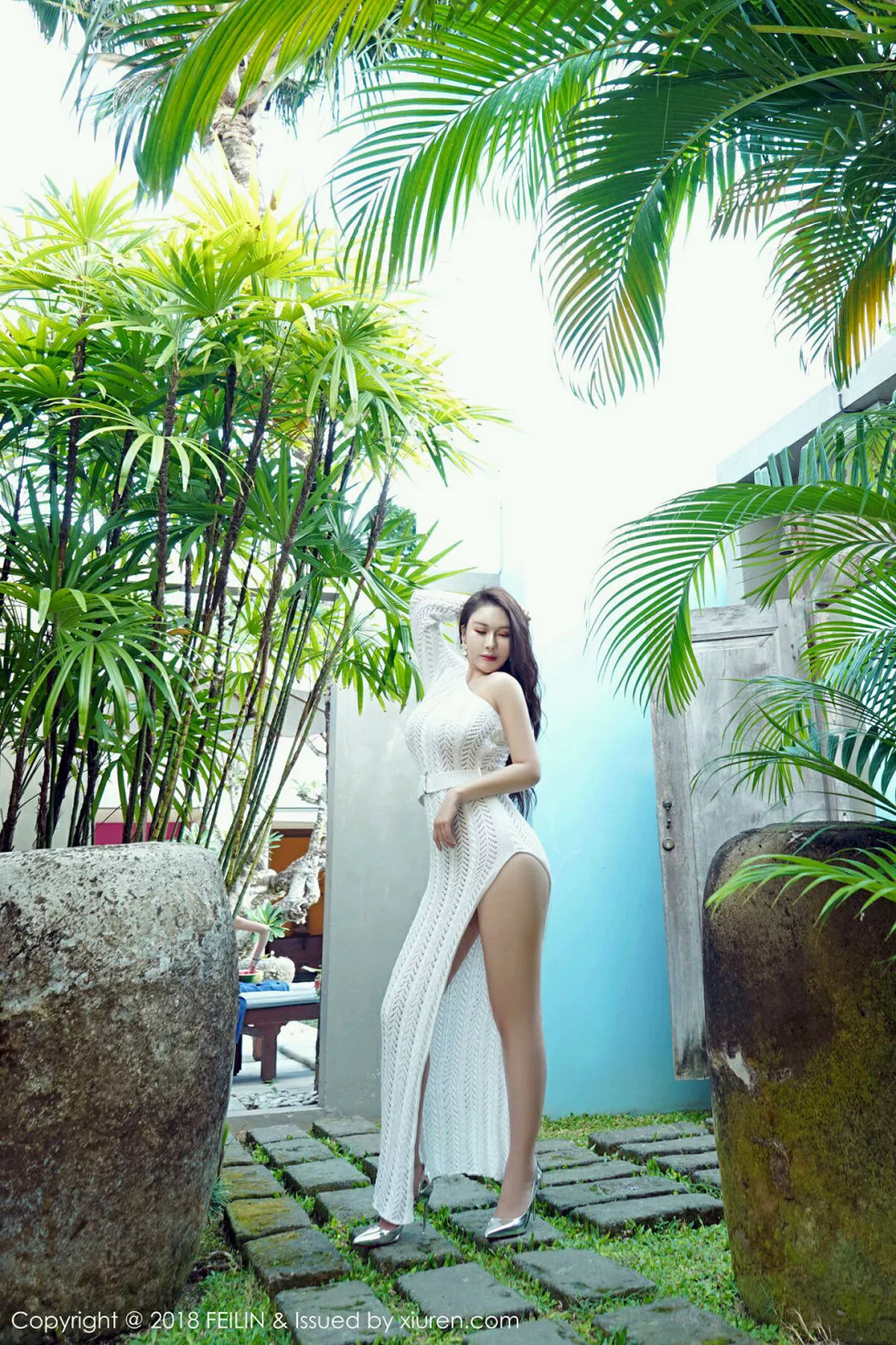 秀人集.com_[FeiLin嗲囡囡]Vol.143_女神Egg-尤妮丝菲律宾旅拍粉色高叉连体衣秀丰乳肥臀诱惑写真45P