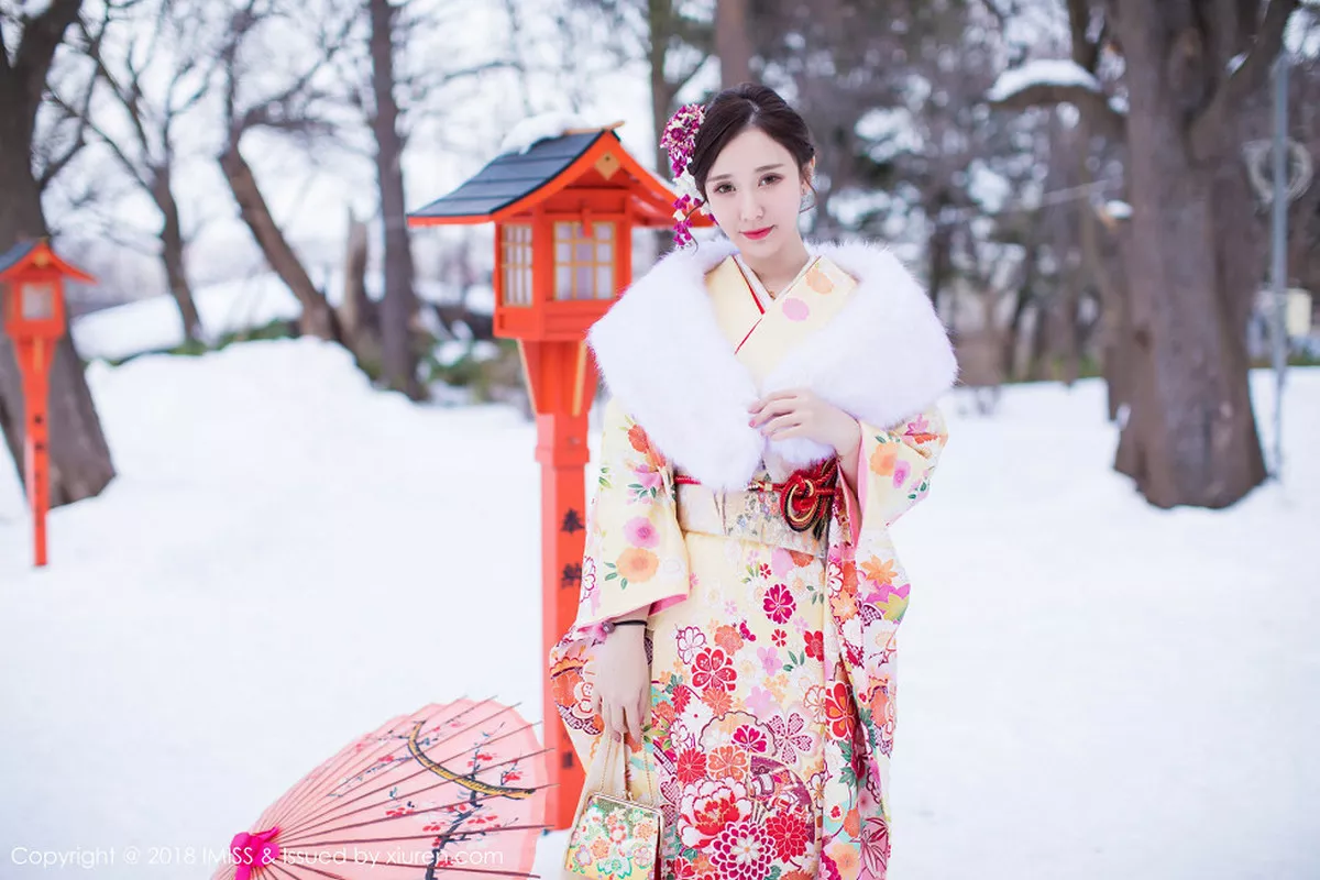 秀人集.com_[IMISS爱蜜社]Vol.242_嫩模淼淼萌萌哒北海道旅拍白色高叉连体内衣爆乳诱惑写真34P