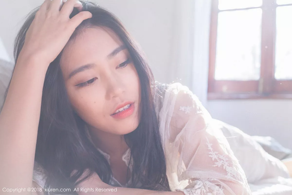 秀人集.com_[XiuRen秀人网]No.1024_女神许诺Sabrina居家早安女友系列床上慵懒迷人写真82P