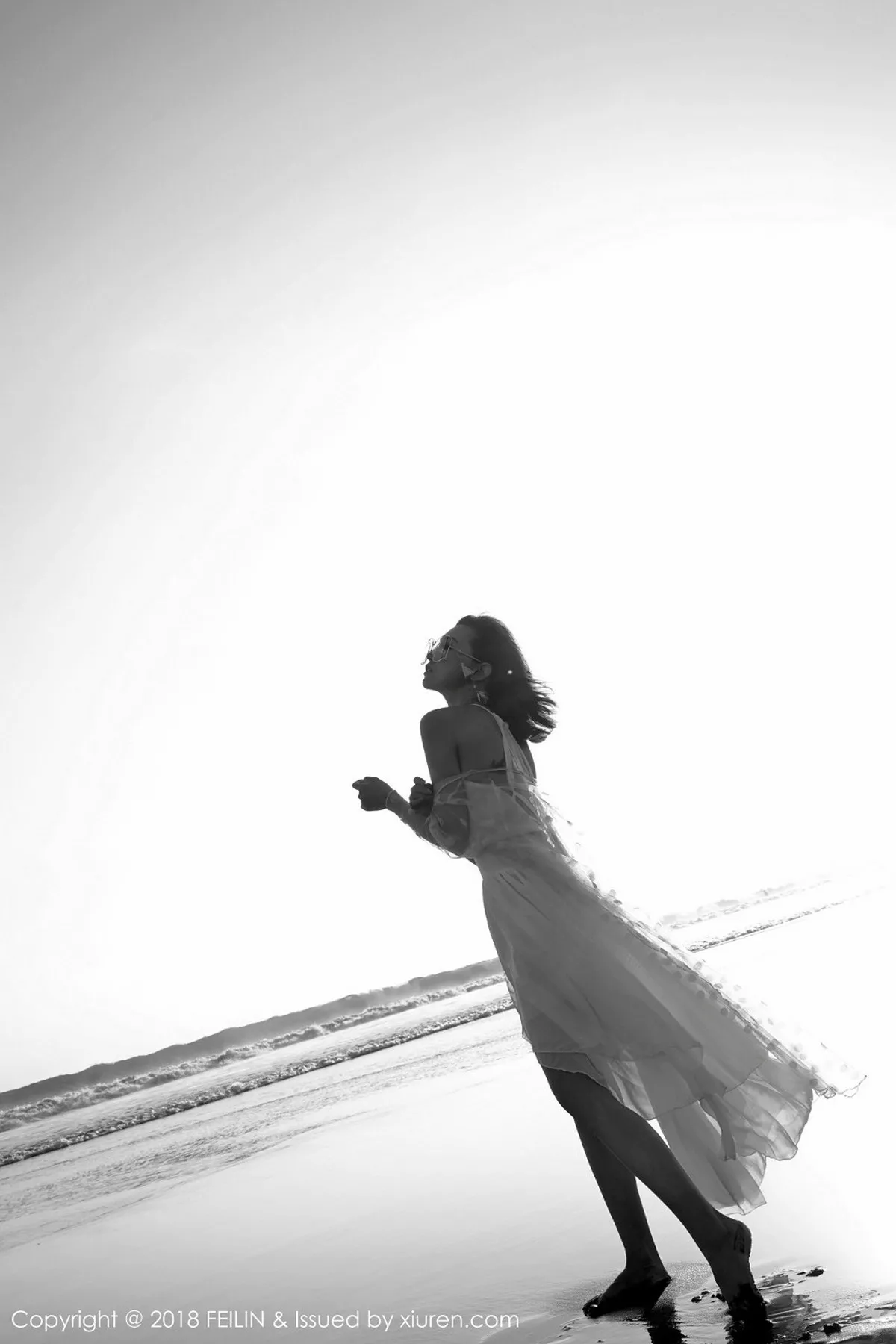 秀人集.com_[FeiLin嗲囡囡]Vol.142_嫩模冯木木LRIS班塔延岛旅拍海边清新吊带连身裙写真46P