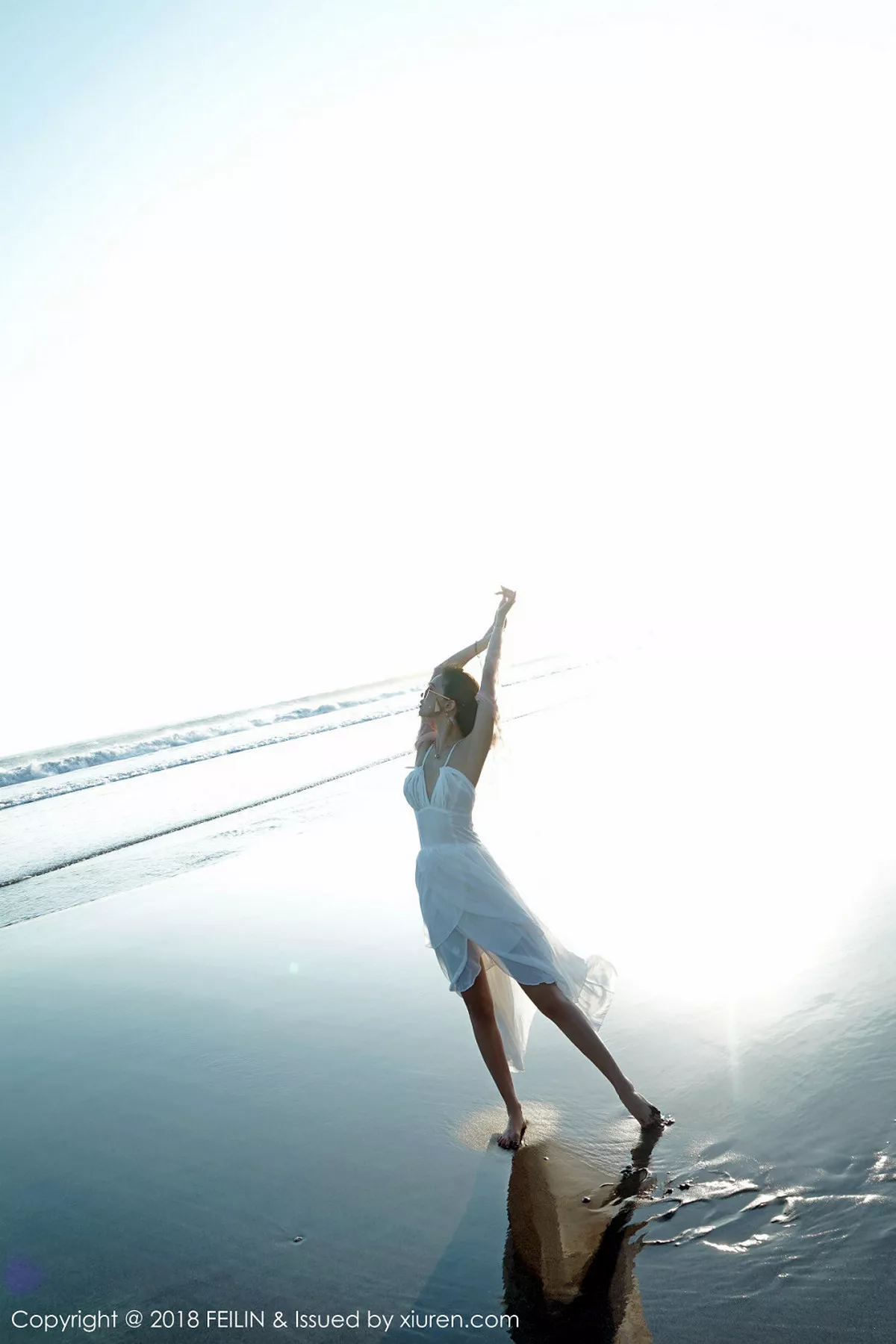 秀人集.com_[FeiLin嗲囡囡]Vol.142_嫩模冯木木LRIS班塔延岛旅拍海边清新吊带连身裙写真46P