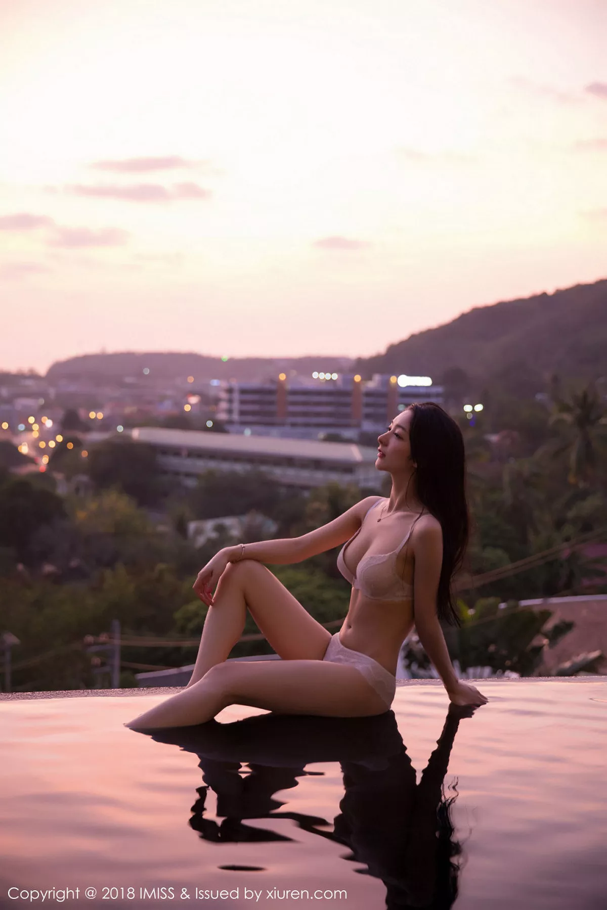 秀人集.com_[IMISS爱蜜社]Vol.241_嫩模小热巴吉普岛旅拍泳池边性感白色比基尼完美诱惑写真51P