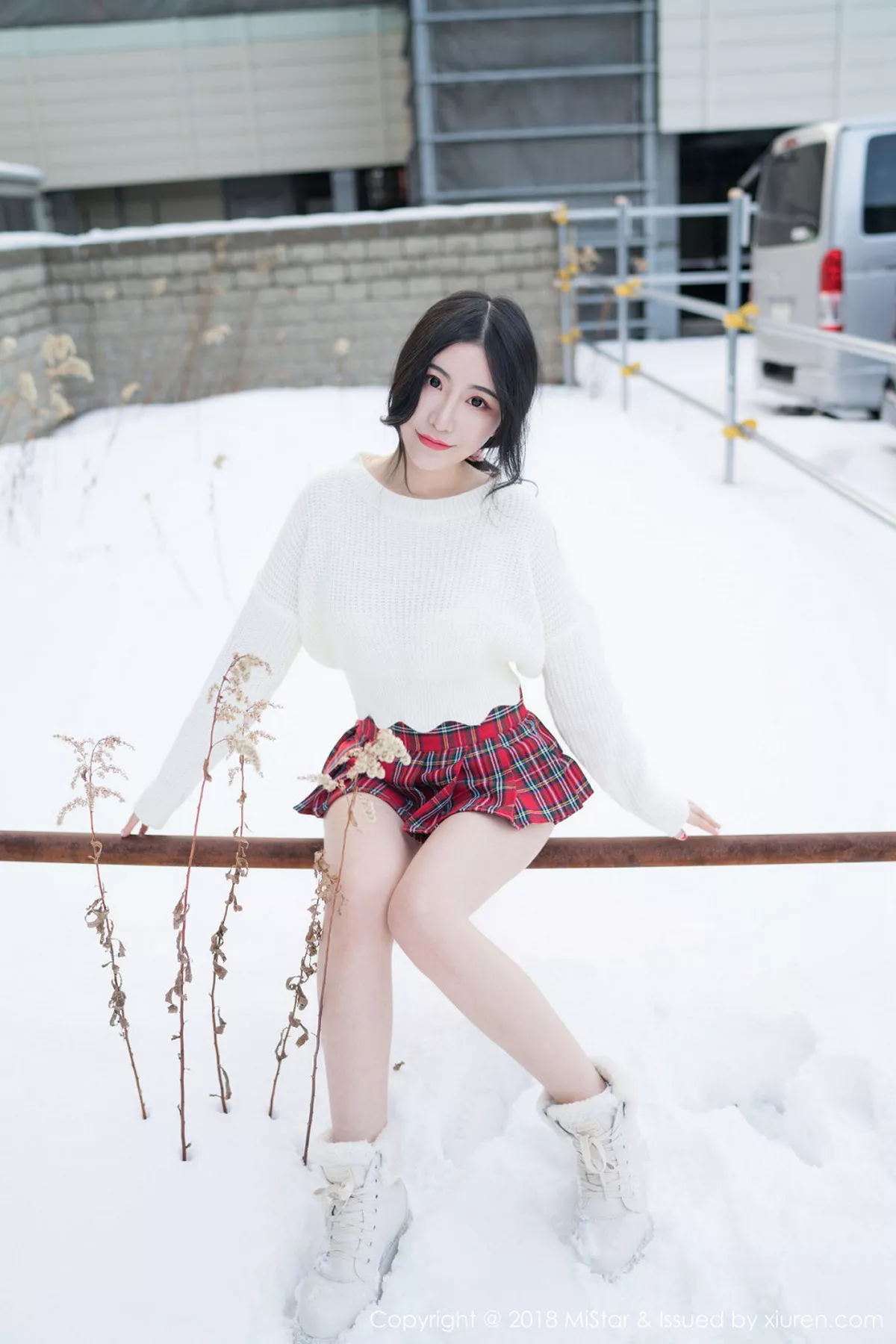 秀人集.com_[MiStar魅妍社]Vol.231_女神绯月樱-Cherr北海道旅拍室外冰天雪地超短裙诱惑写真39P