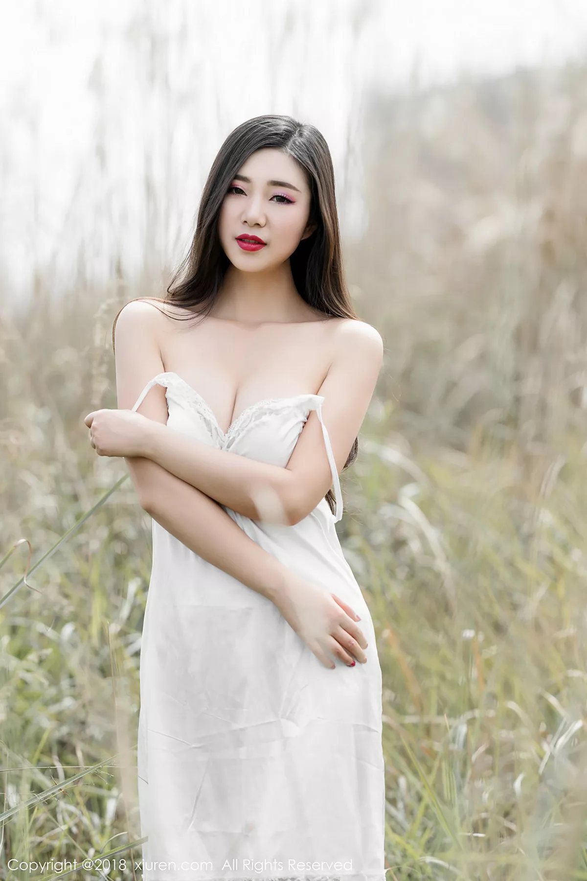 秀人集.com_[XiuRen秀人网]No.1076_女神宋KiKi户外脱白色长裙秀蕾丝印花内衣爆乳诱惑写真32P