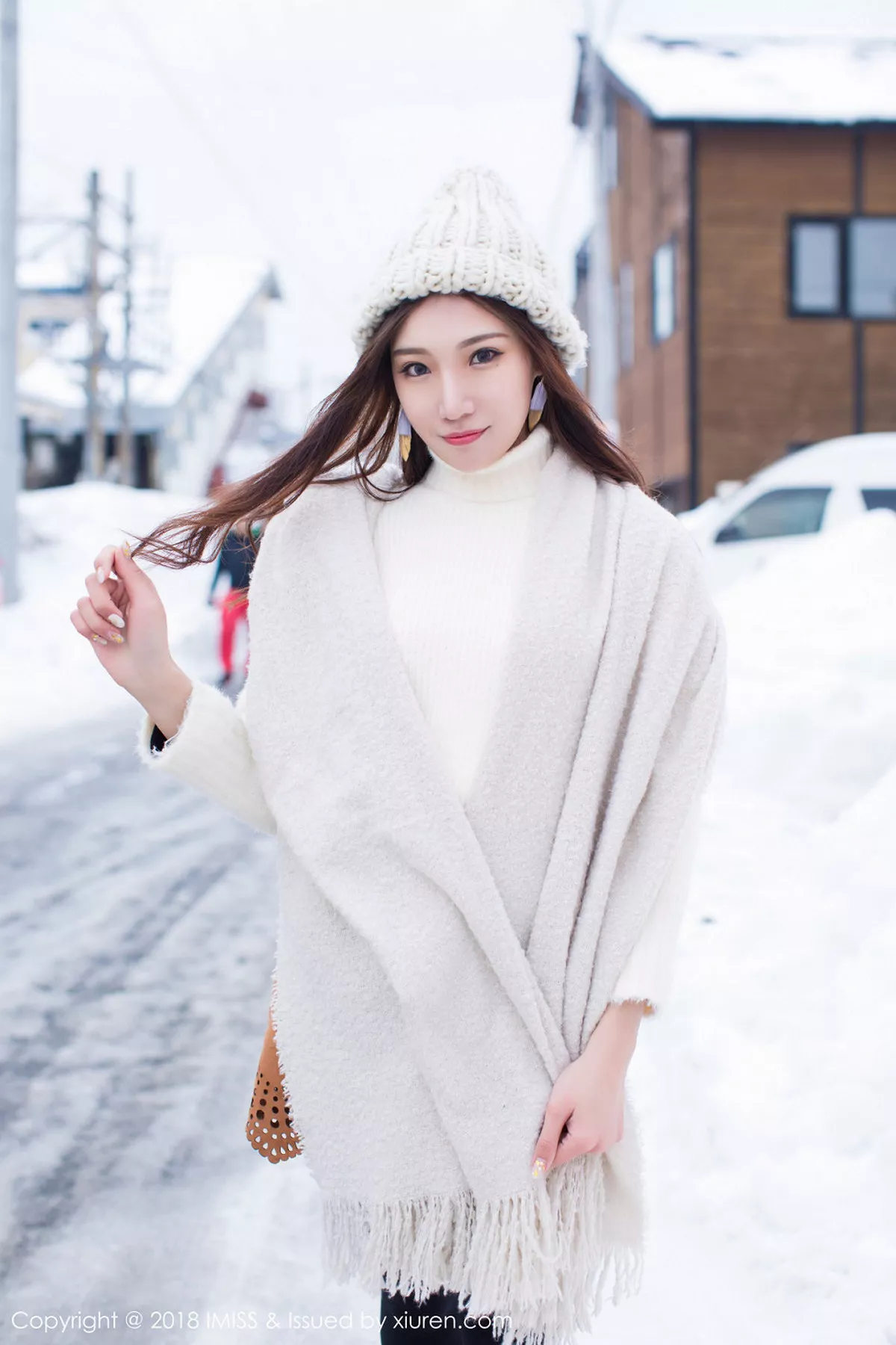 秀人集.com_[IMISS爱蜜社]Vol.256_嫩模小狐狸Sica北海道旅拍高叉连体衣配黑丝裤袜诱惑写真37P