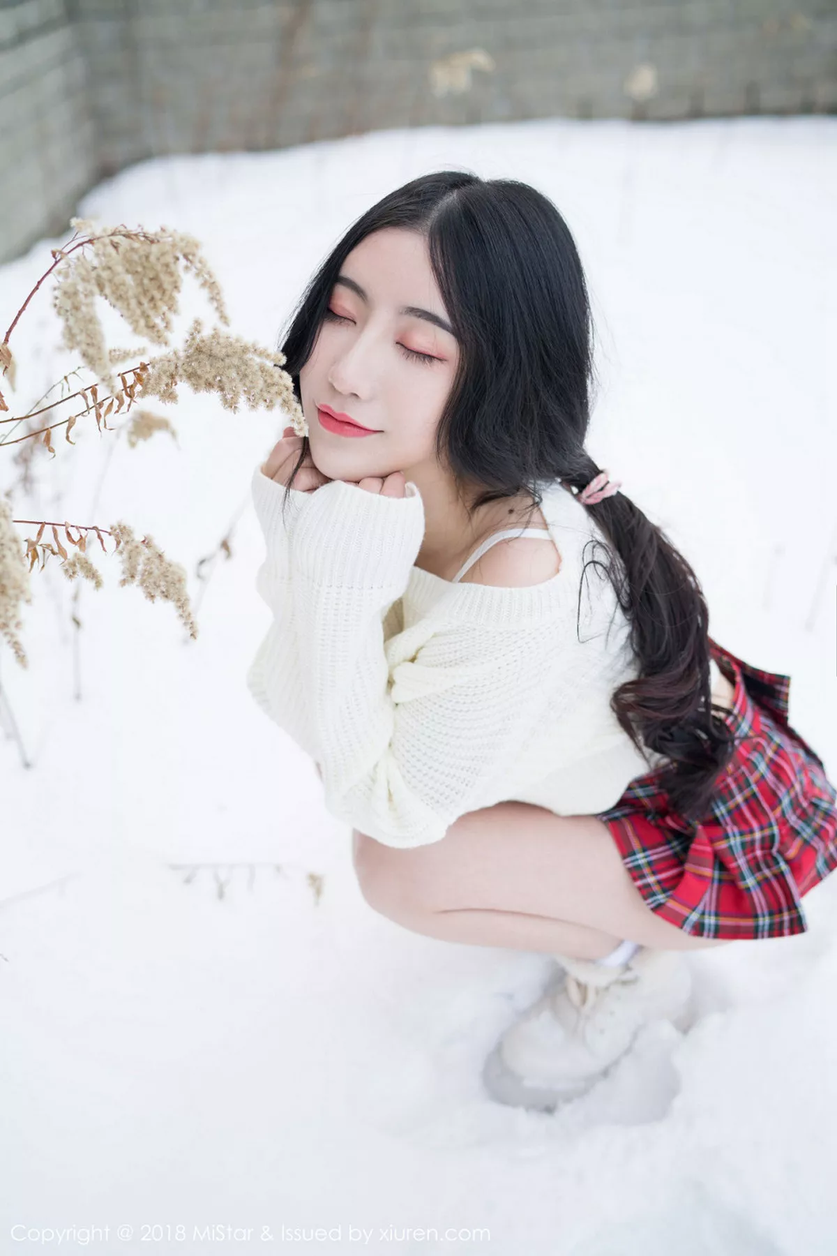 秀人集.com_[MiStar魅妍社]Vol.231_女神绯月樱-Cherr北海道旅拍室外冰天雪地超短裙诱惑写真39P