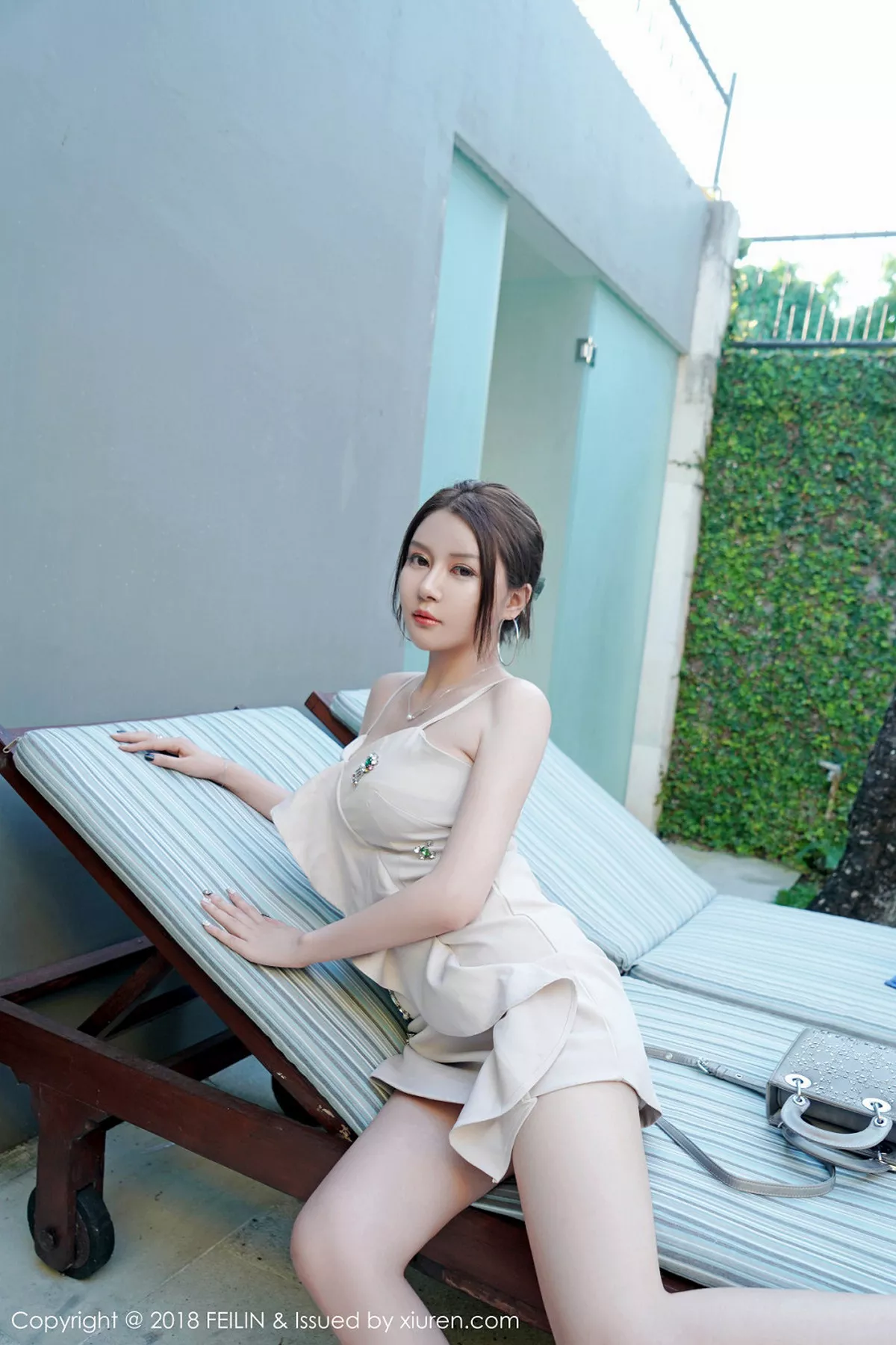 秀人集.com_[FeiLin嗲囡囡]Vol.145_女神廿十世界杯阿根廷足球宝贝撩衣露豪乳撩人诱惑写真41P