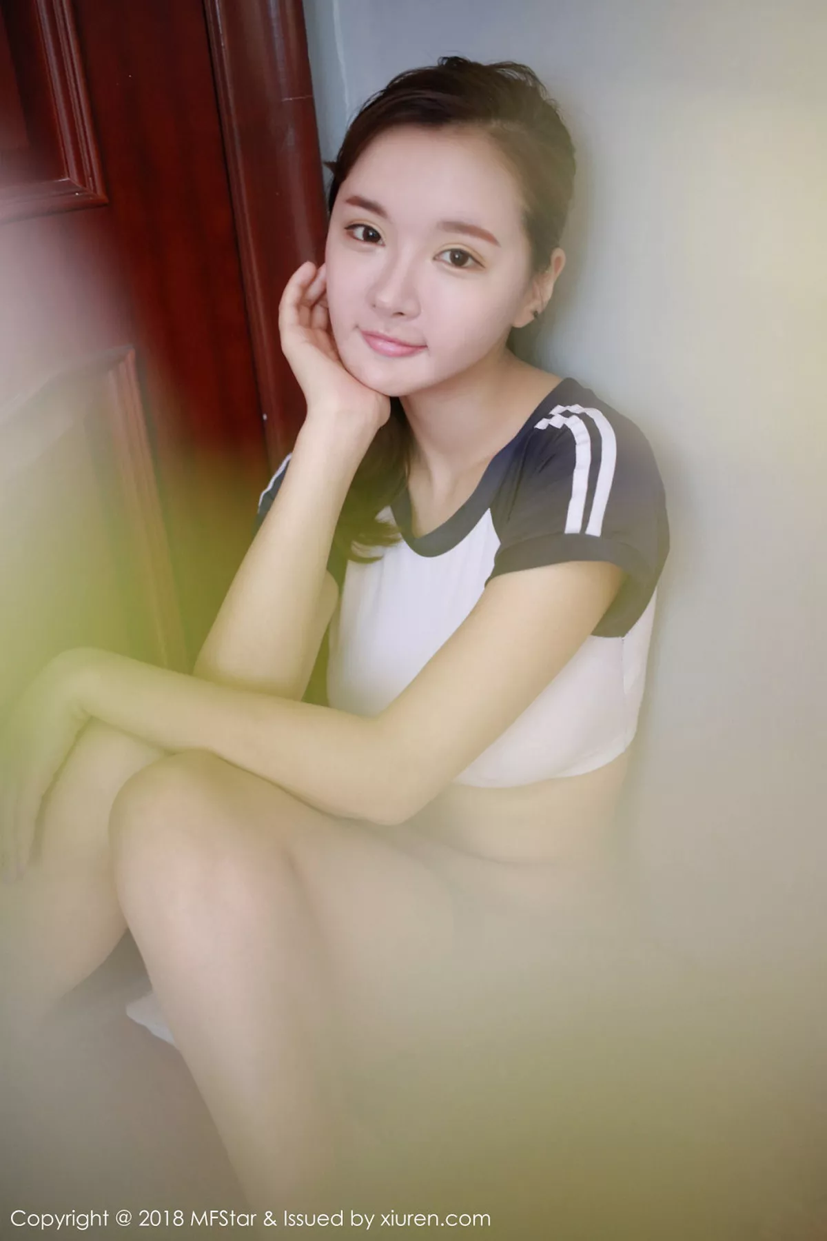 秀人集.com_[MFStar模范学院]Vol.129_女神佳佳JiaJia居家运动内衣紧身豪乳激凸撩人诱惑写真45P