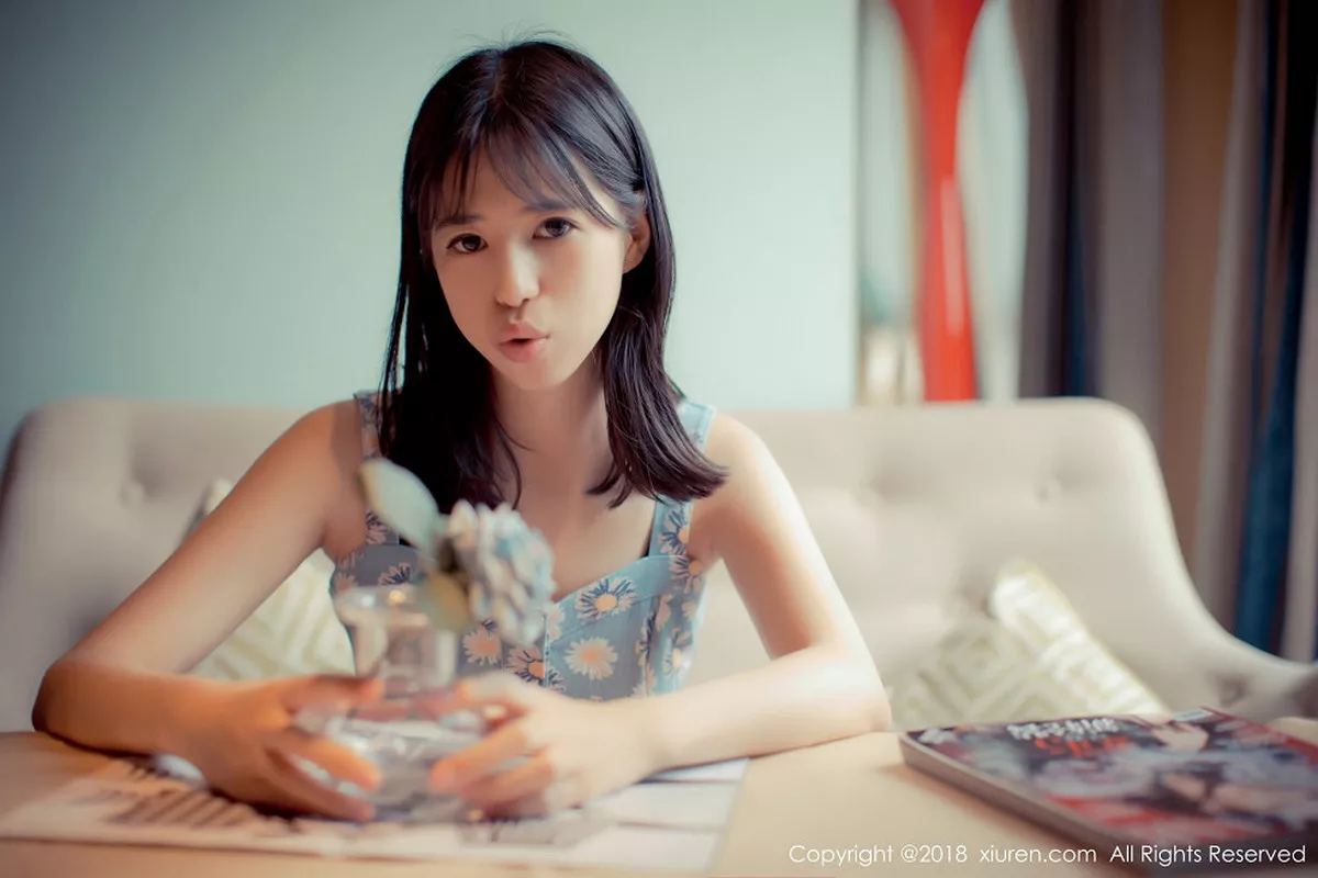 秀人集.com_[XiuRen秀人网]No.1057_嫩模艾栗栗居家床上黑色蕾丝内衣灯光下撩人诱惑写真48P