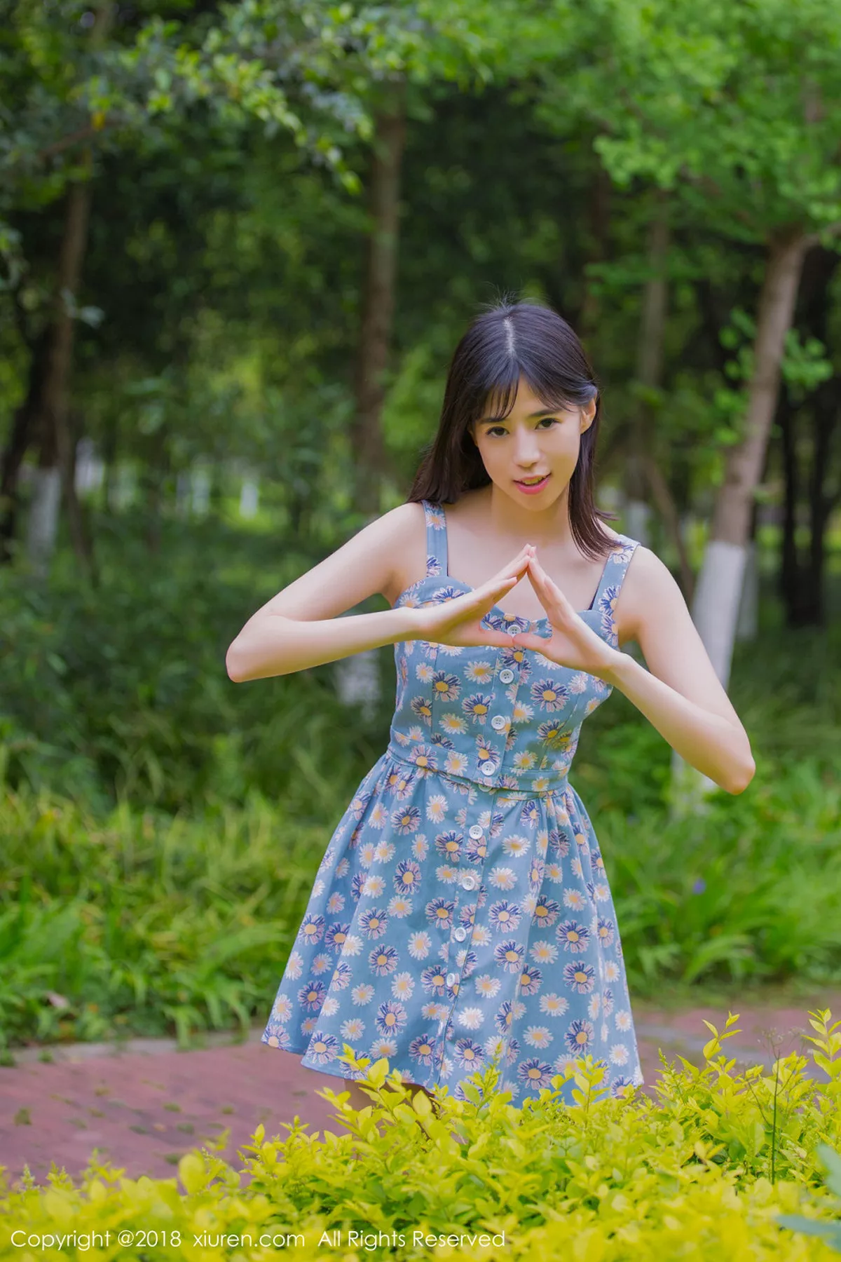 秀人集.com_[XiuRen秀人网]No.1094_嫩模艾栗栗性感学生制服半脱黑色蕾丝内衣秀美胸迷人写真50P