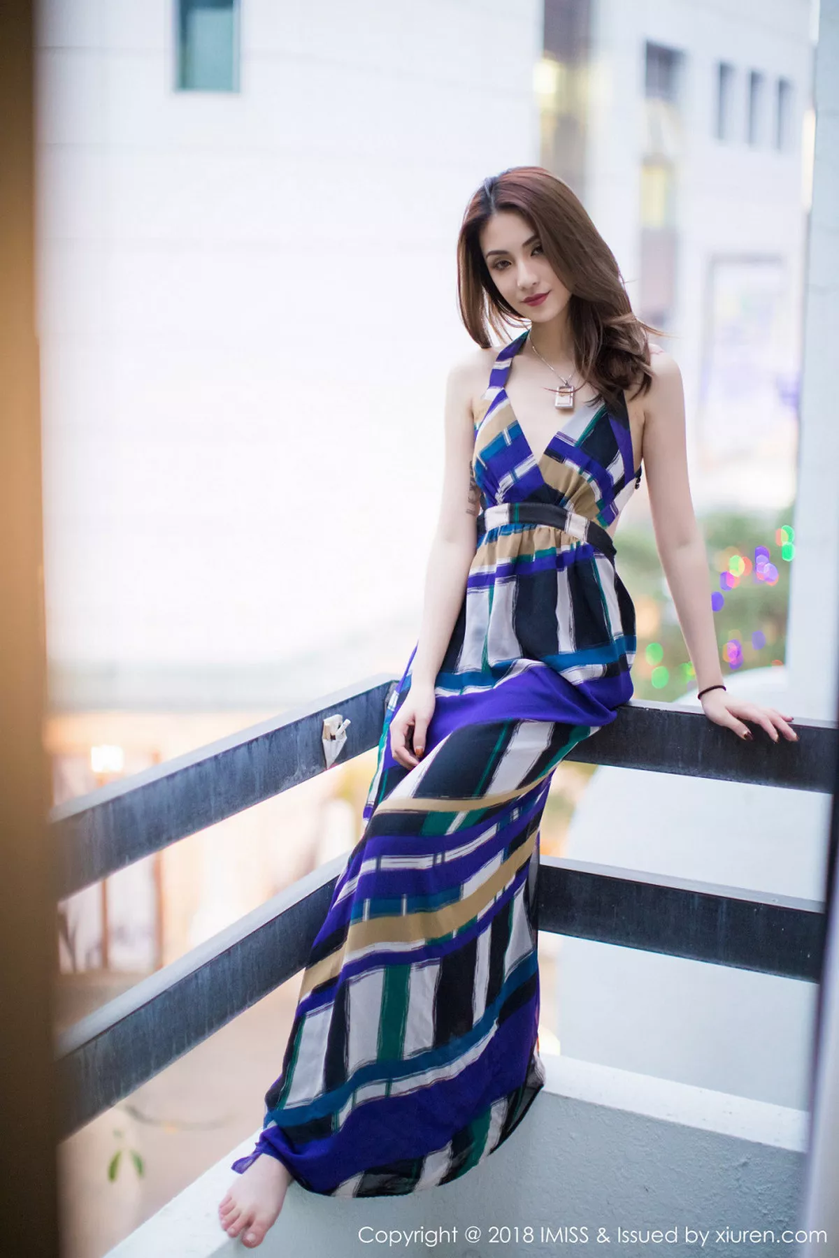 秀人集.com_[IMISS爱蜜社]Vol.268_嫩模Arlie居家私房高叉连体吊带秀完美身材丝袜美腿诱惑写真41P