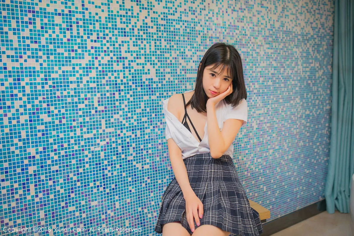 秀人集.com_[XiuRen秀人网]No.1094_嫩模艾栗栗性感学生制服半脱黑色蕾丝内衣秀美胸迷人写真50P