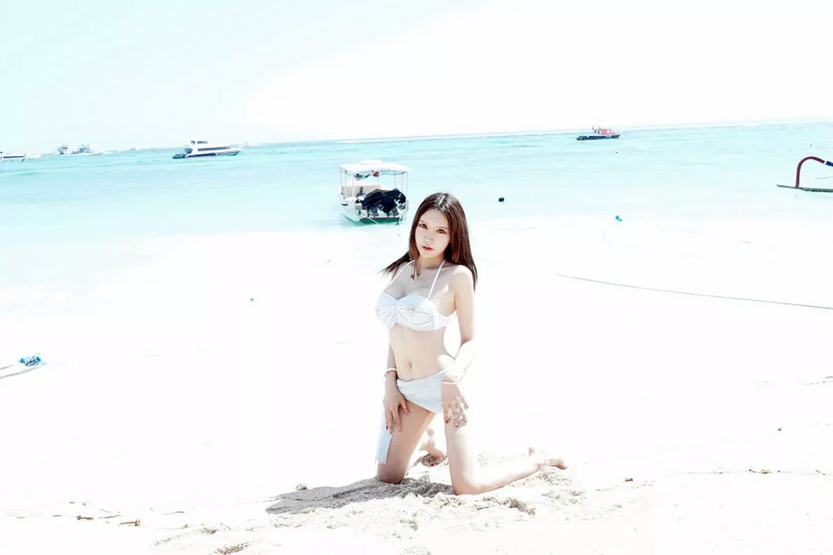 秀人集.com_[FeiLin嗲囡囡]Vol.152_女神周于希户外OL黑丝装扮撩裙无内黑丝裤袜火辣诱惑写真40P