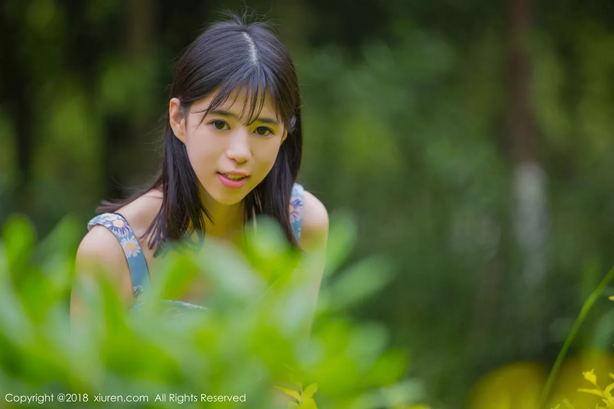 秀人集.com_[XiuRen秀人网]No.1094_嫩模艾栗栗性感学生制服半脱黑色蕾丝内衣秀美胸迷人写真50P