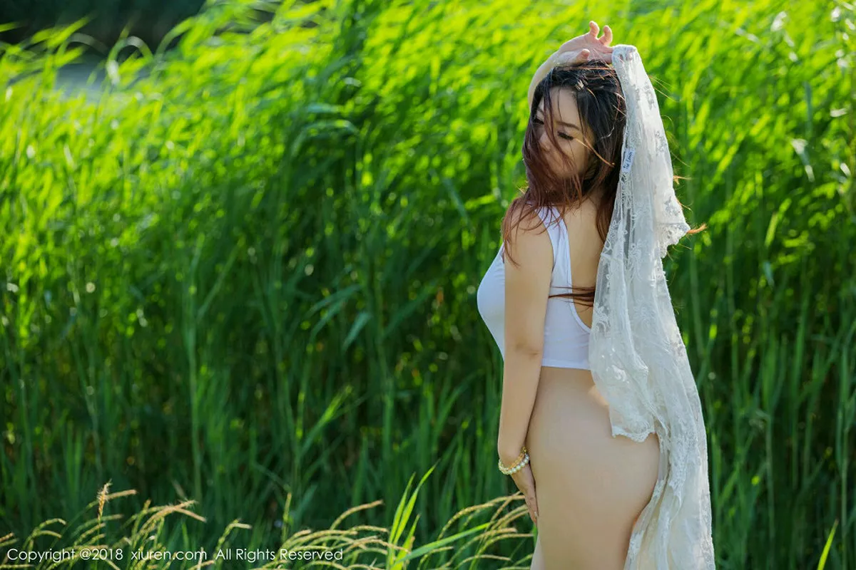 秀人集.com_[XiuRen秀人网]No.1105_嫩模西希白兔户外白色透视高叉连体衣秀豪乳极致诱惑写真40P