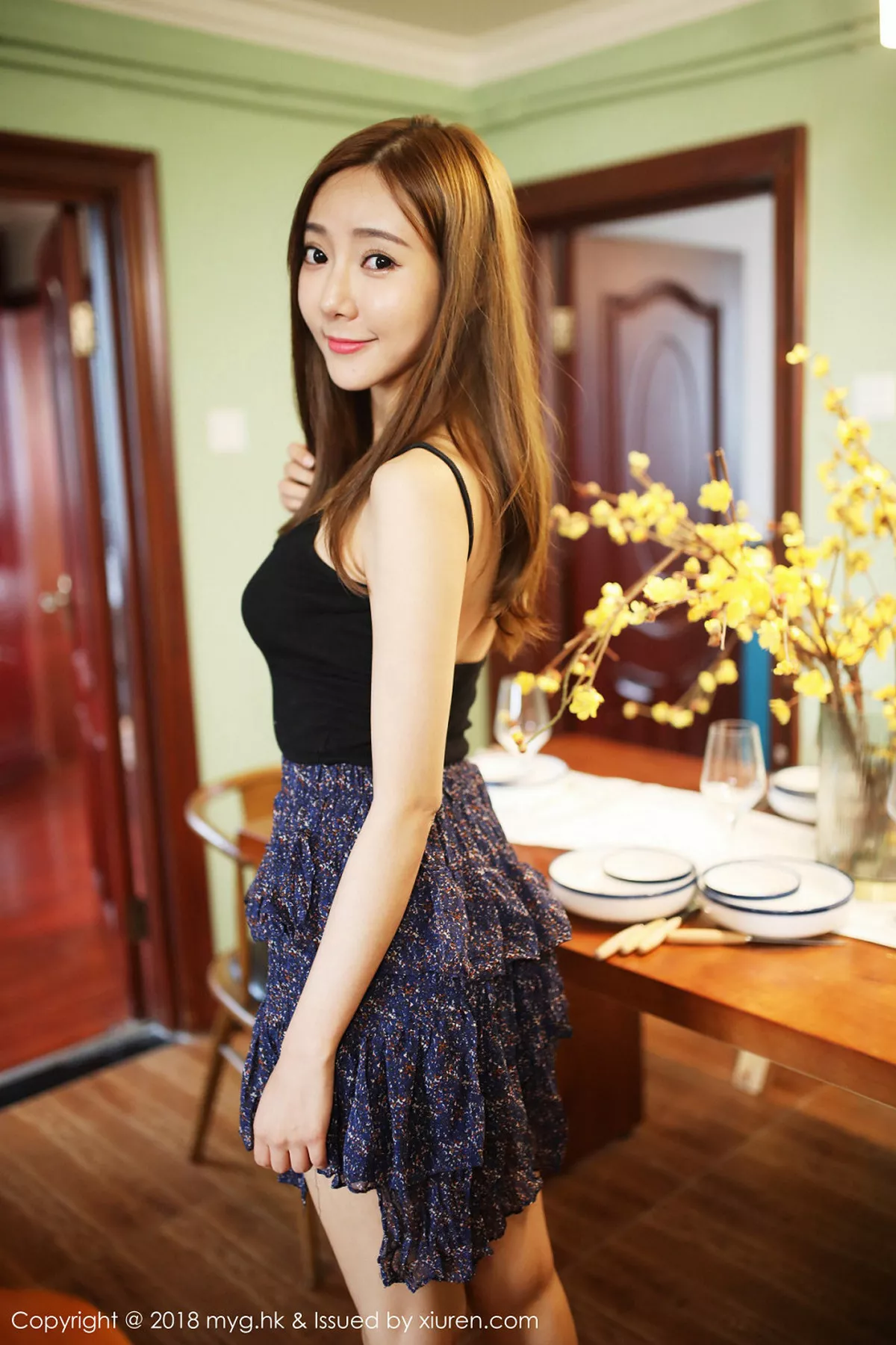 秀人集.com_[MyGirl美媛馆]Vol.293_嫩模王馨瑶yanni居家黑色吊带衣半露豪乳性感迷人写真40P