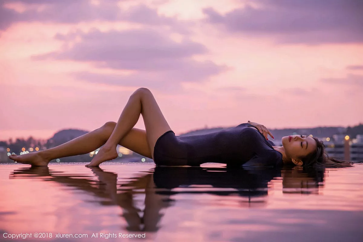 秀人集.com_[XiuRen秀人网]No.1108_甜美女神杨晨晨sugar泳池紧身低胸衣湿身秀完美身材性感写真56P