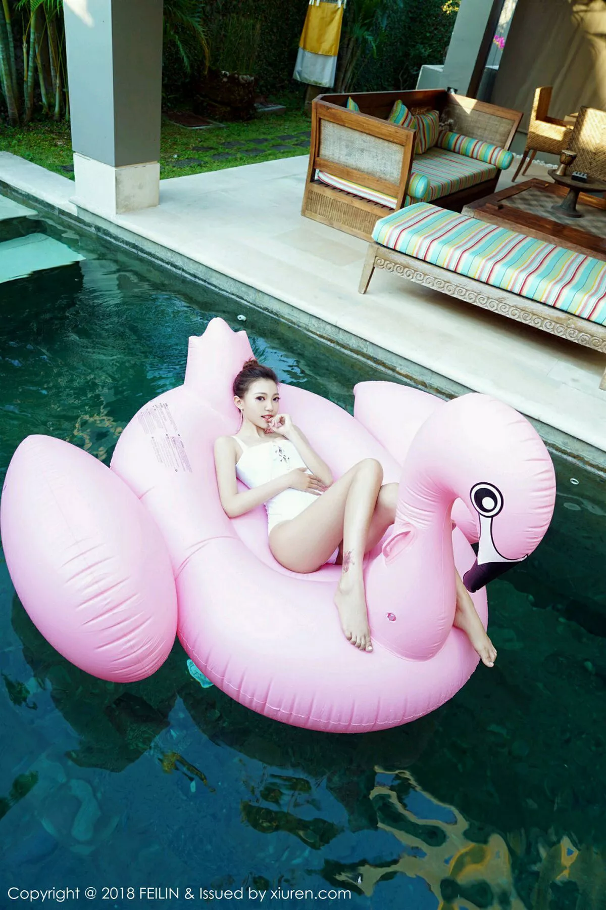 秀人集.com_[FeiLin嗲囡囡]Vol.157_嫩模冯木木LRIS班塔延岛旅拍OL女秘开档黑丝裤袜诱惑写真44P