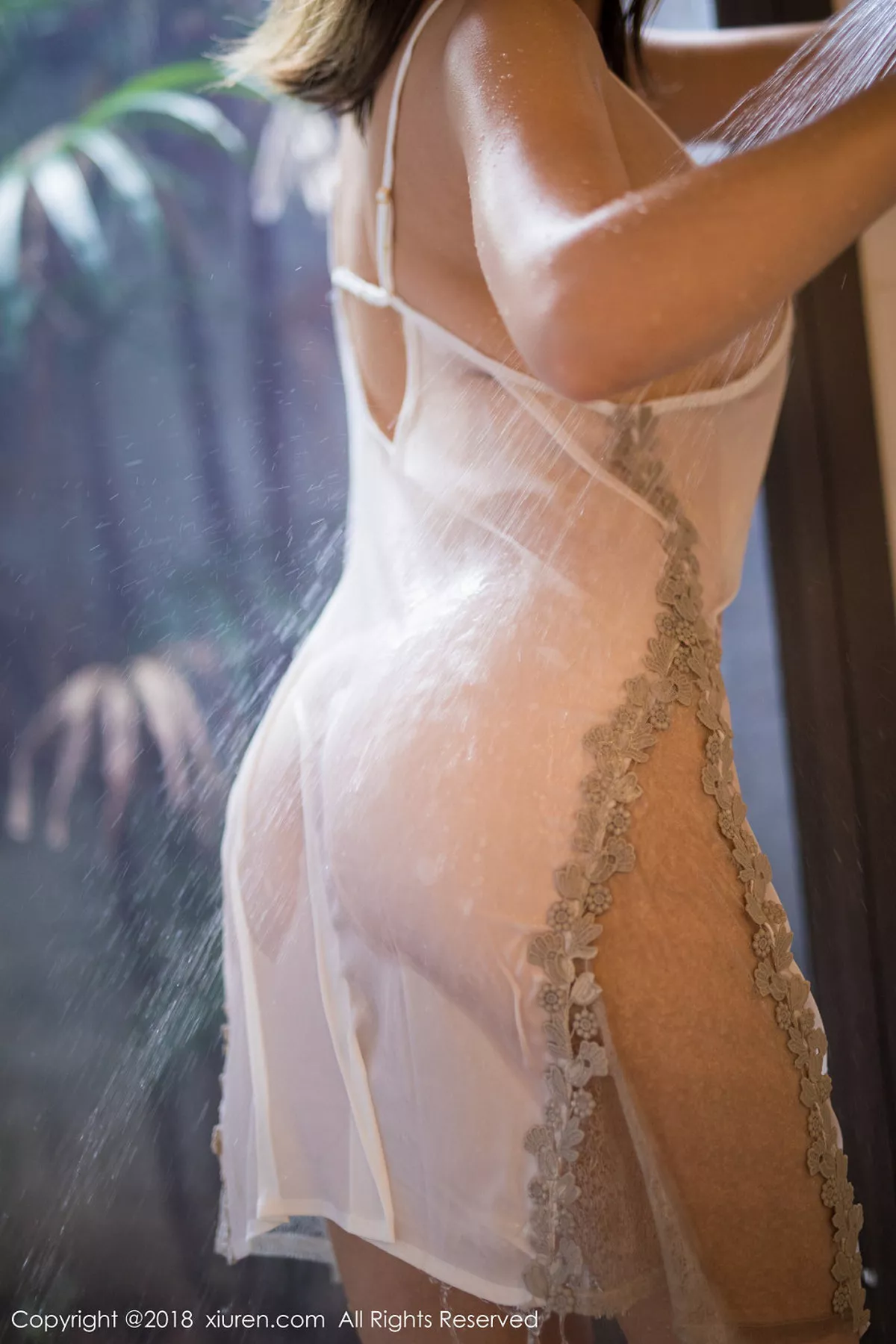 秀人集.com_[XiuRen秀人网]No.1137_女神黄乐然普吉岛旅拍私房深V吊带裙浴室里湿身诱惑写真48P