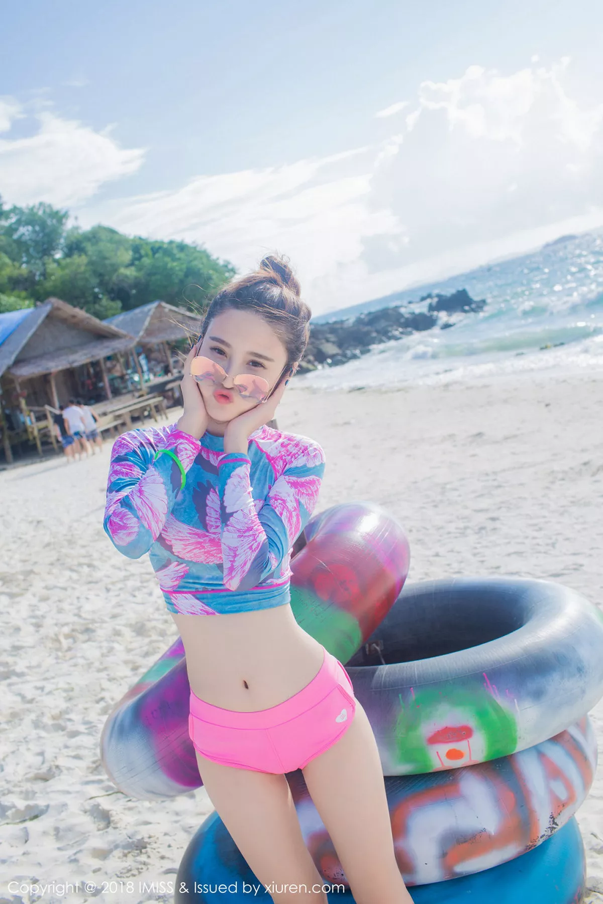 秀人集.com_[IMISS爱蜜社]Vol.279_丽质美女艾司沙滩边红色内裤+泳池边性感比基尼秀完美身材写真52P
