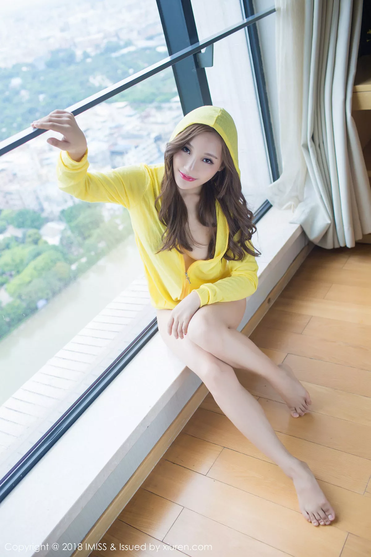 秀人集.com_[IMISS爱蜜社]Vol.278_嫩模莎莎Sasa黄色连体衣+红色连身裙秀完美身材白嫩肌肤性感写真45P