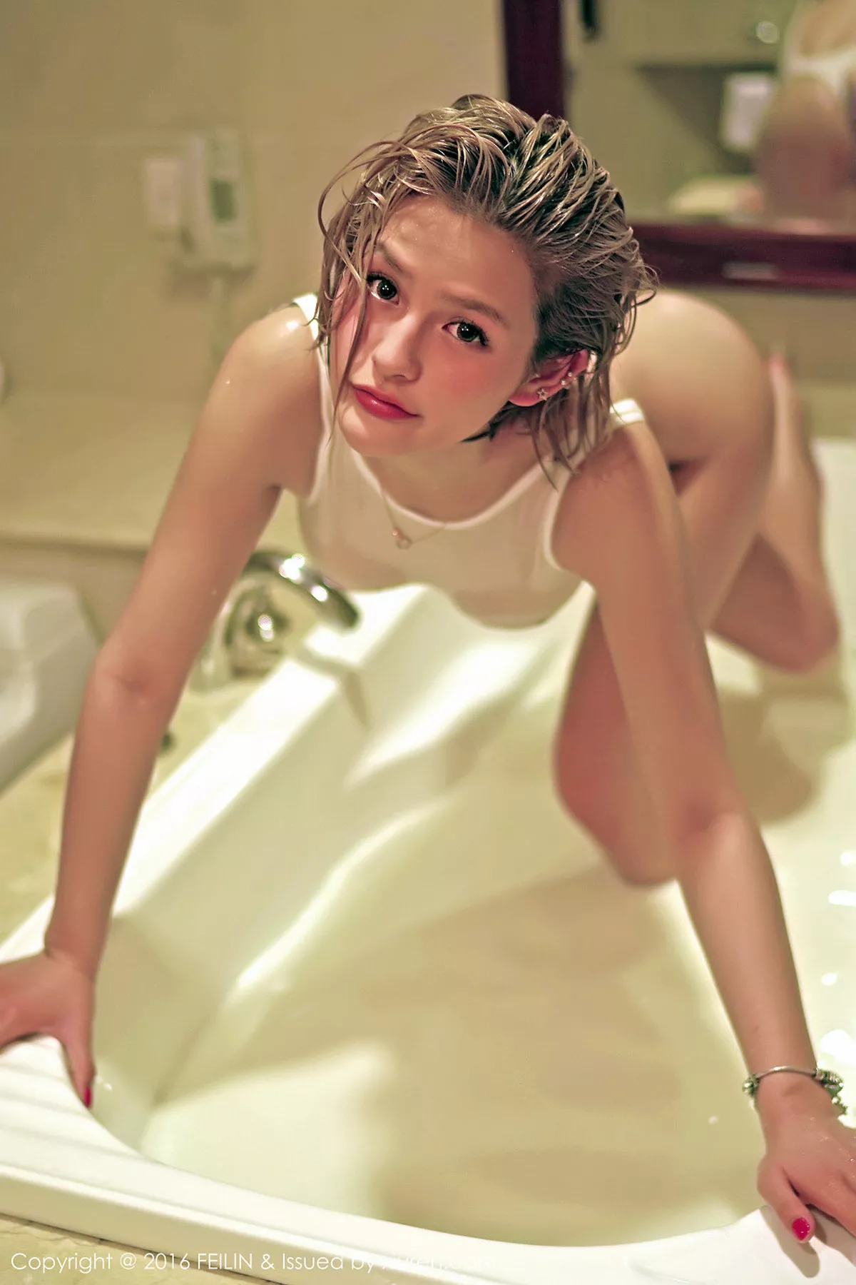 秀人集.com_[FeiLin嗲囡囡]Vol.037_嫩模史雯Swan黑色蕾丝吊带裙秀完美身材性感写真41P