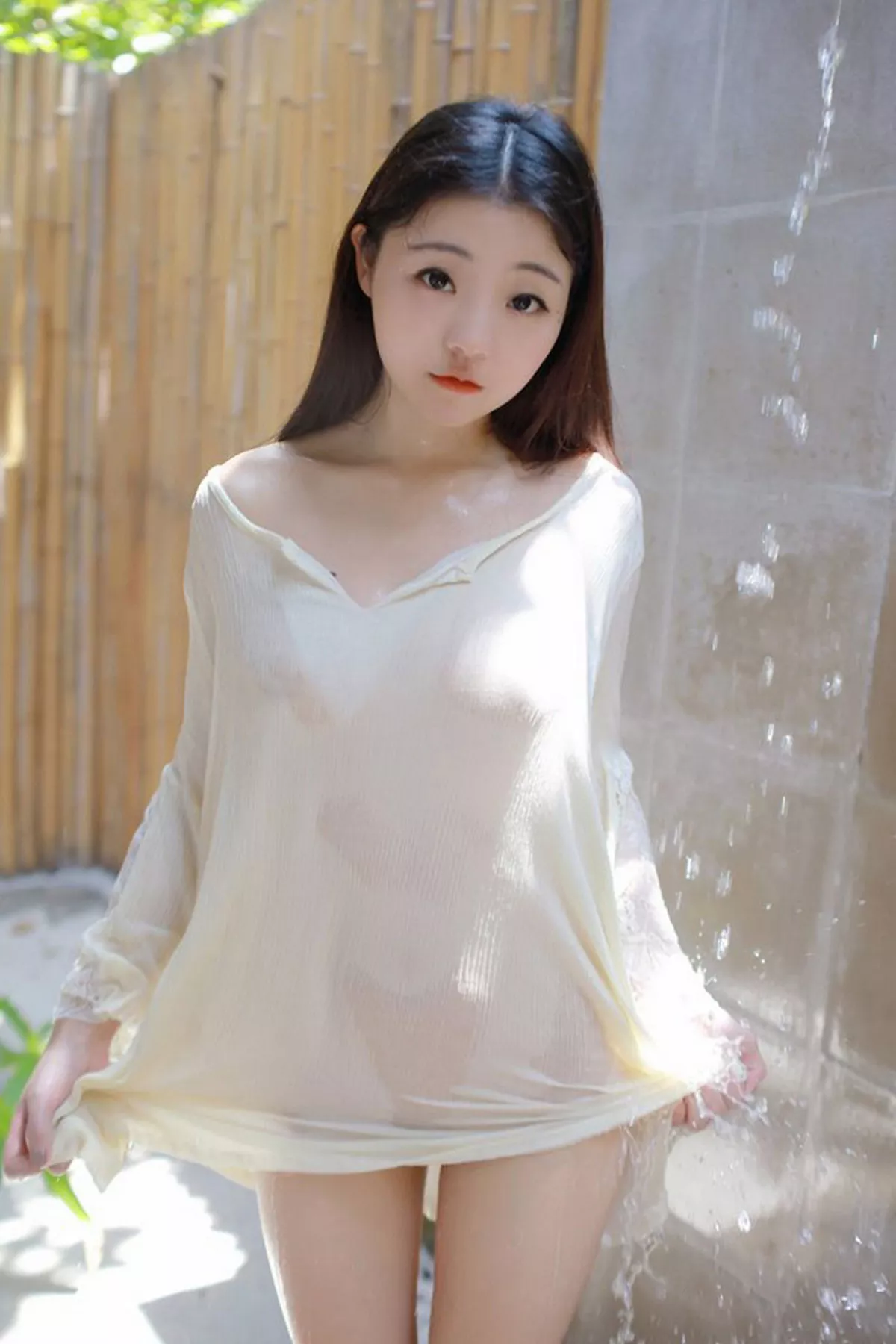 秀人集.com_[MFStar模范学院]Vol.072_嫩模佘贝拉bella马尔代夫旅拍浴室里湿身诱惑秀美乳53P