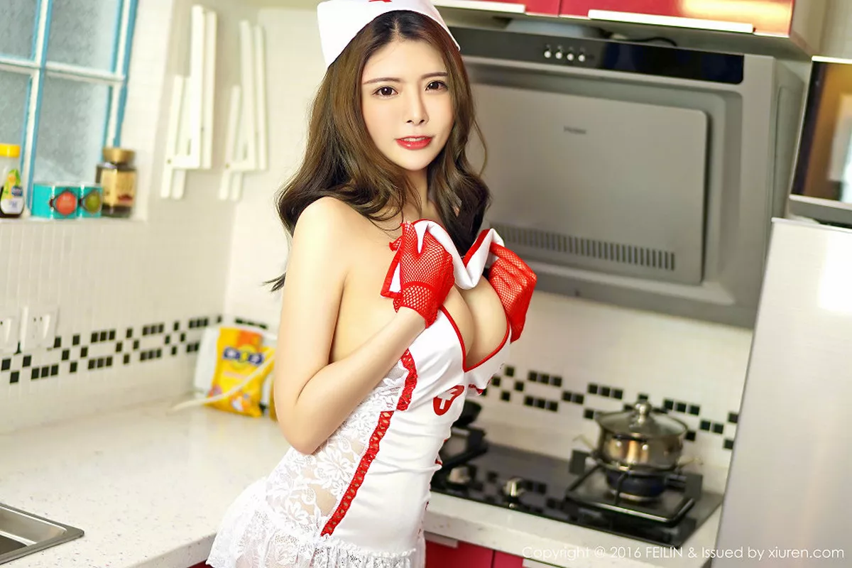 秀人集.com_[FeiLin嗲囡囡]Vol.032_嫩模夏小秋秋秋性感护士妹妹白色蕾丝袜撩人诱惑41P