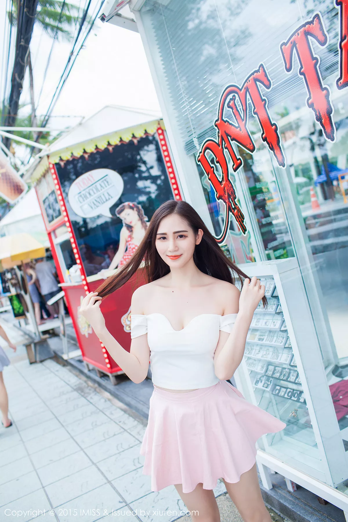 秀人集.com_[IMISS爱蜜社]Vol.041_嫩模SISY思普吉岛旅拍低胸上衣秀美乳高挑迷人写真61P