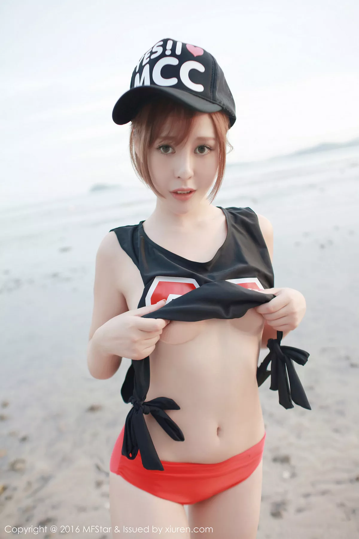 秀人集.com_[MFStar模范学院]Vol.067_嫩模Evelyn艾莉心愿旅拍性感内衣蕾丝网袜诱惑写真50P