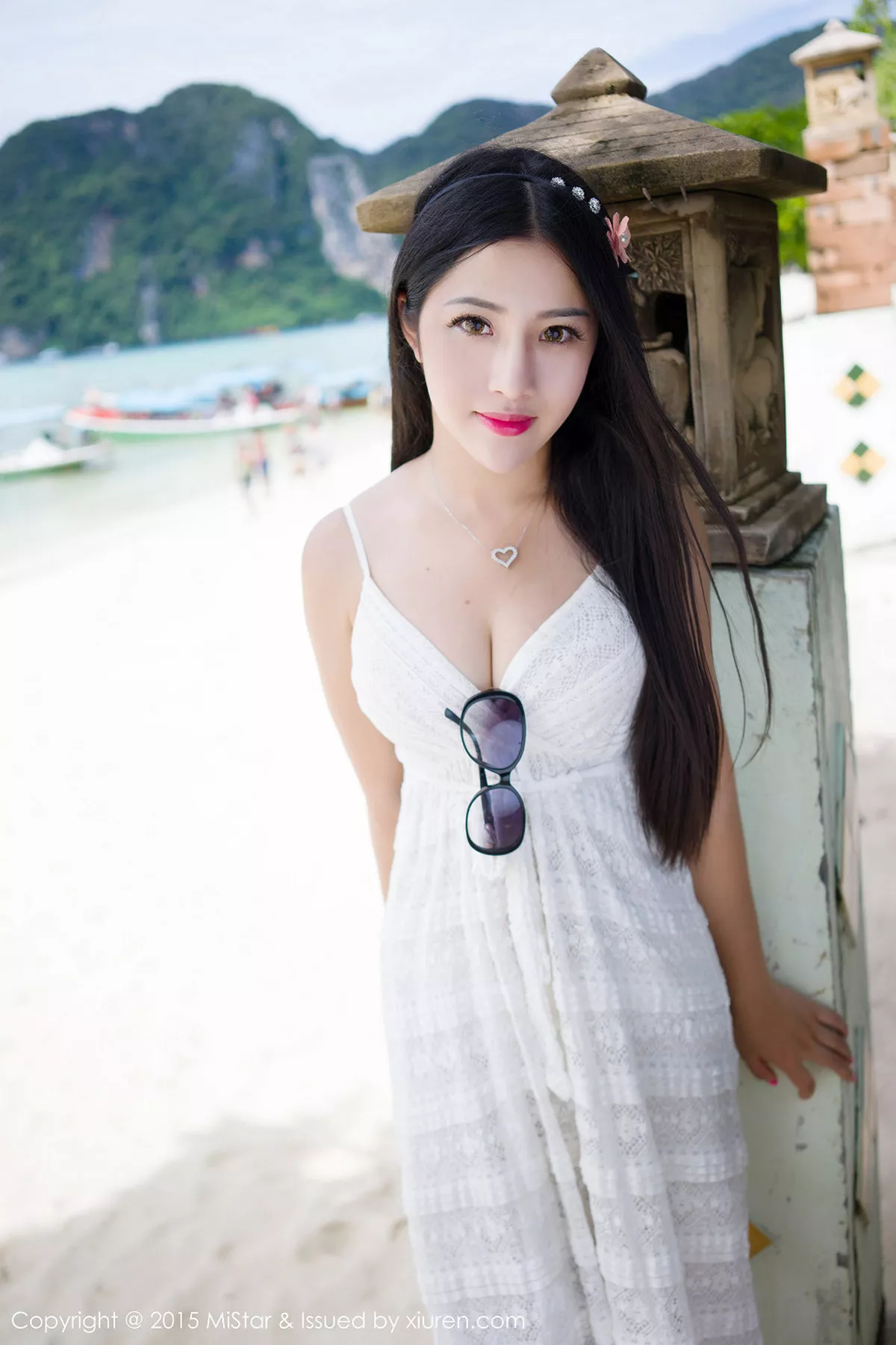 秀人集.com_[MiStar魅妍社]Vol.041_嫩模嘉嘉Tiffany普吉岛旅拍完美身材性感红唇写真50P