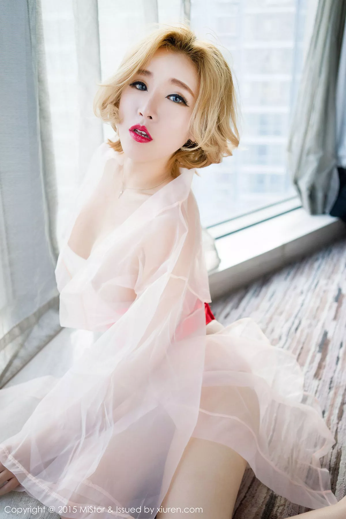 秀人集.com_[MiStar魅妍社]Vol.044_嫩模赵欢颜Jessica吊带黑丝薄纱睡裙秀美乳翘臀写真50P